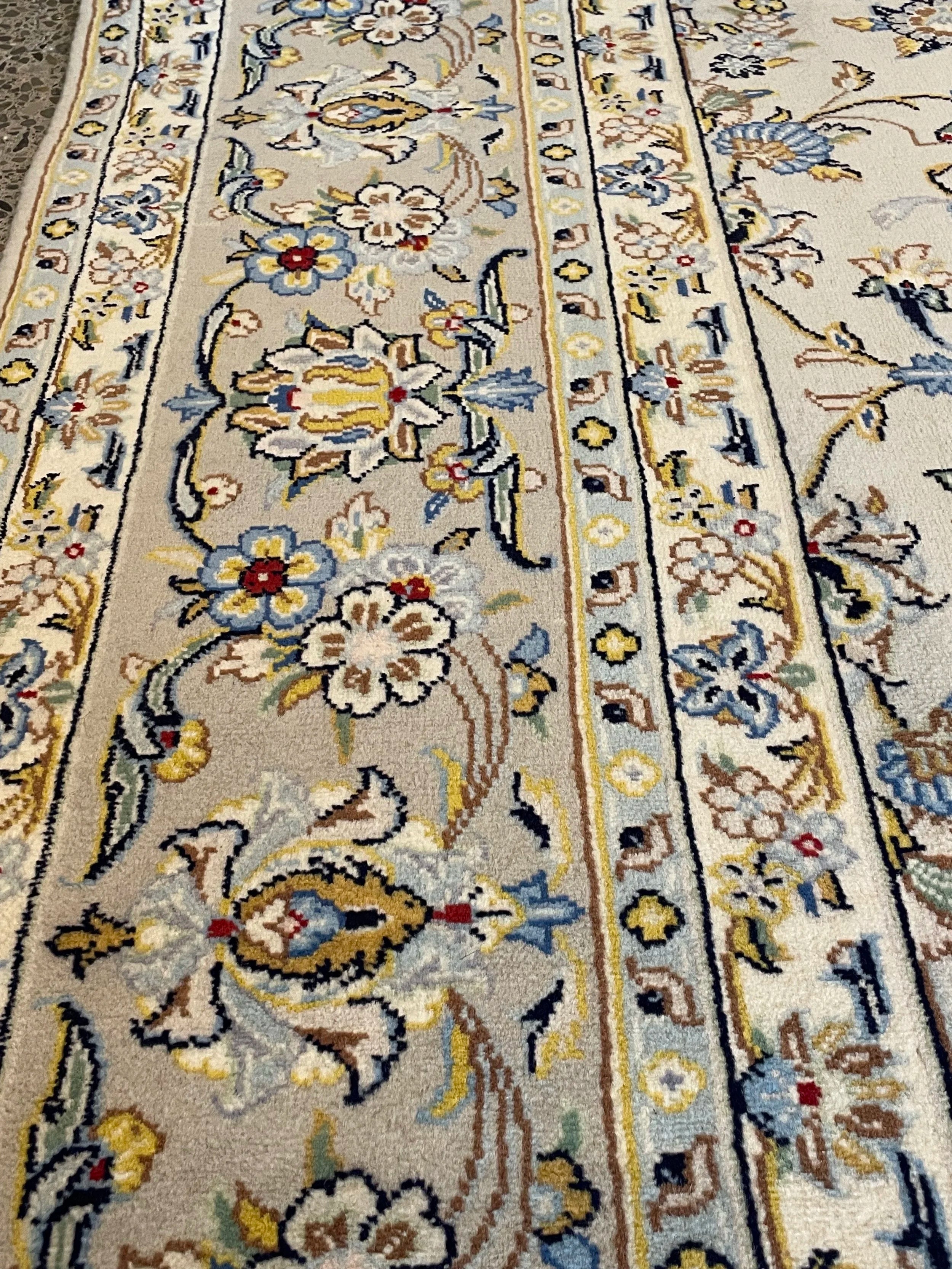 Kashan Wool Rug (6'6" x 9'8")