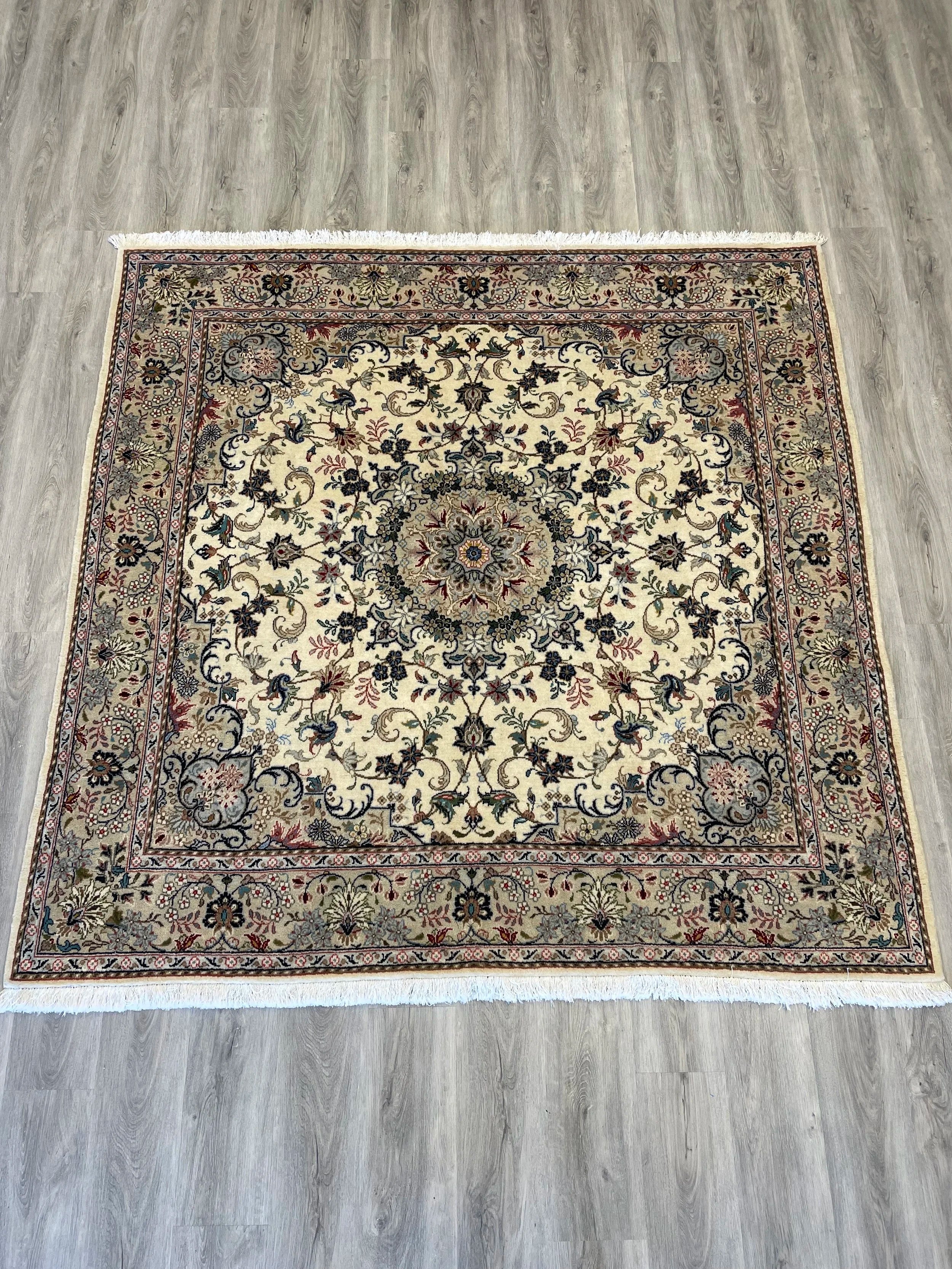 Kashan Yazd Wool Rug (6'5" x 6'5")