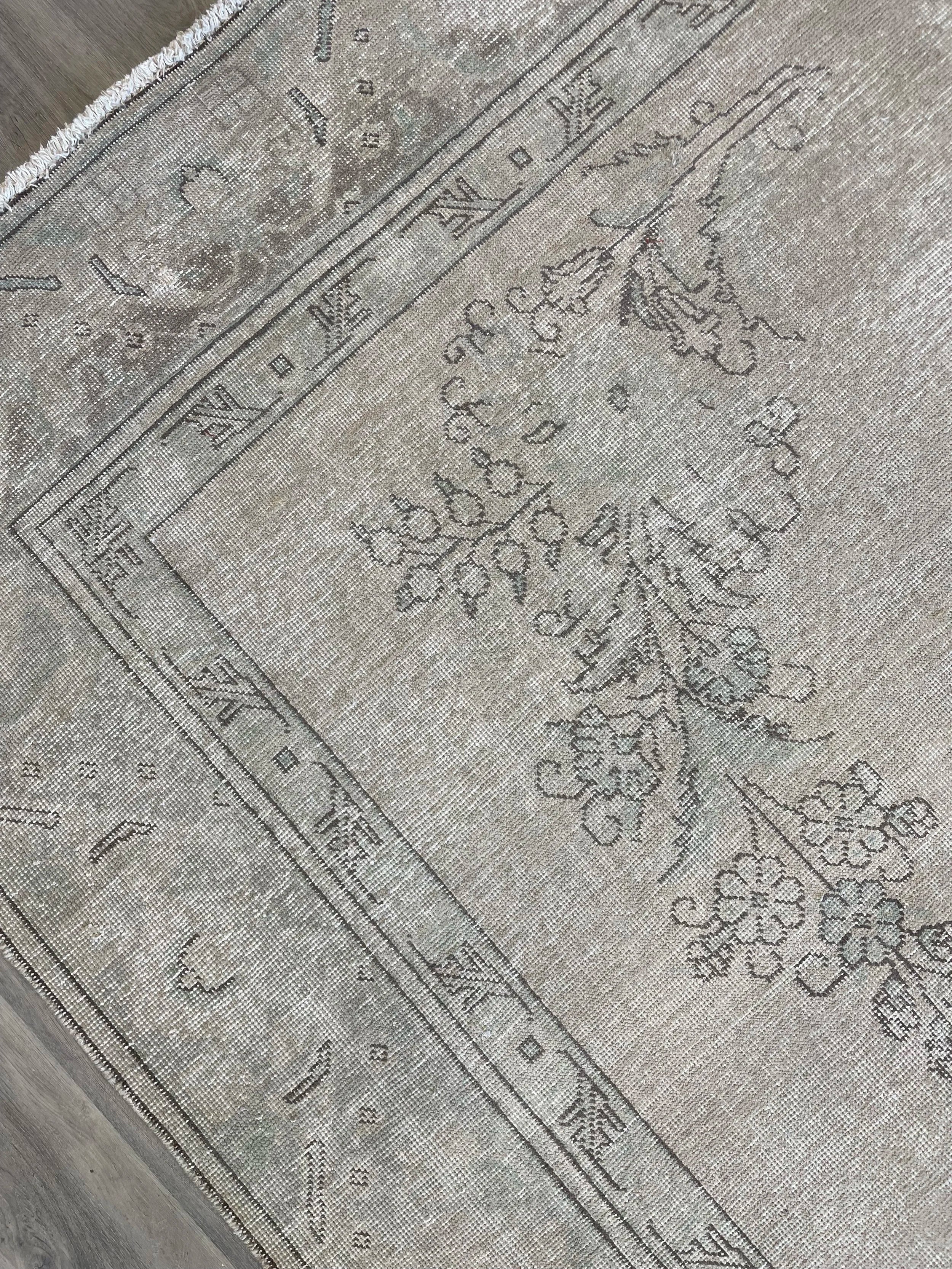 Muted Vintage Wool Rug (9'5" x 12'6")