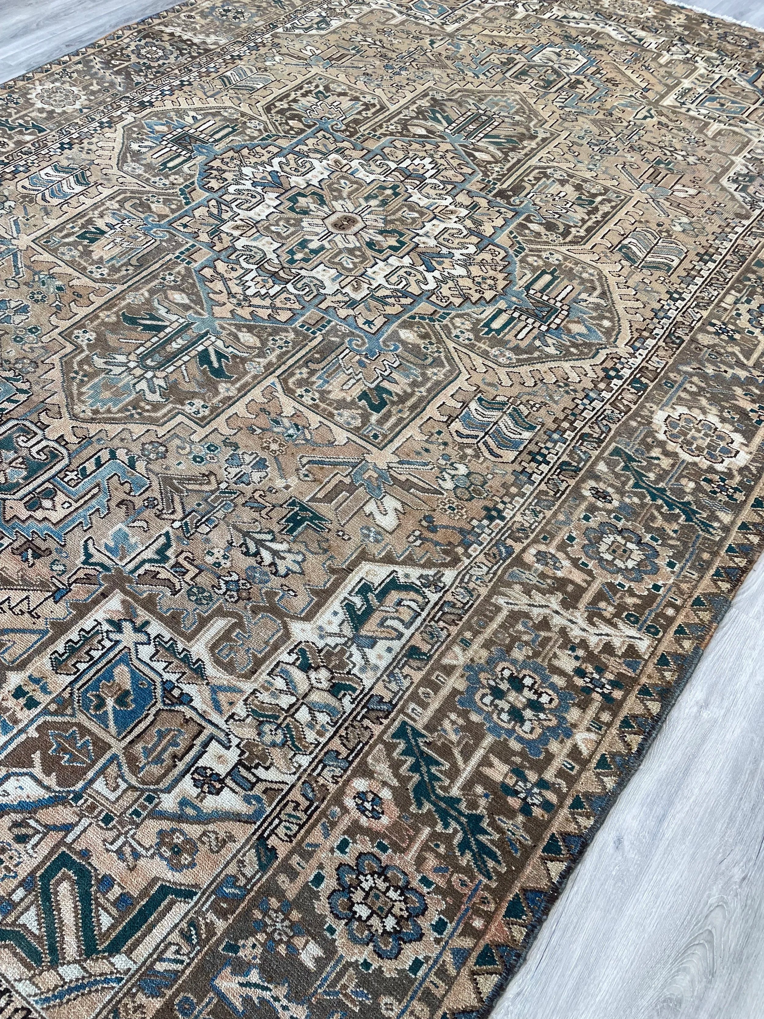 Heriz Vintage Wool Rug (8'0" x 11'10")