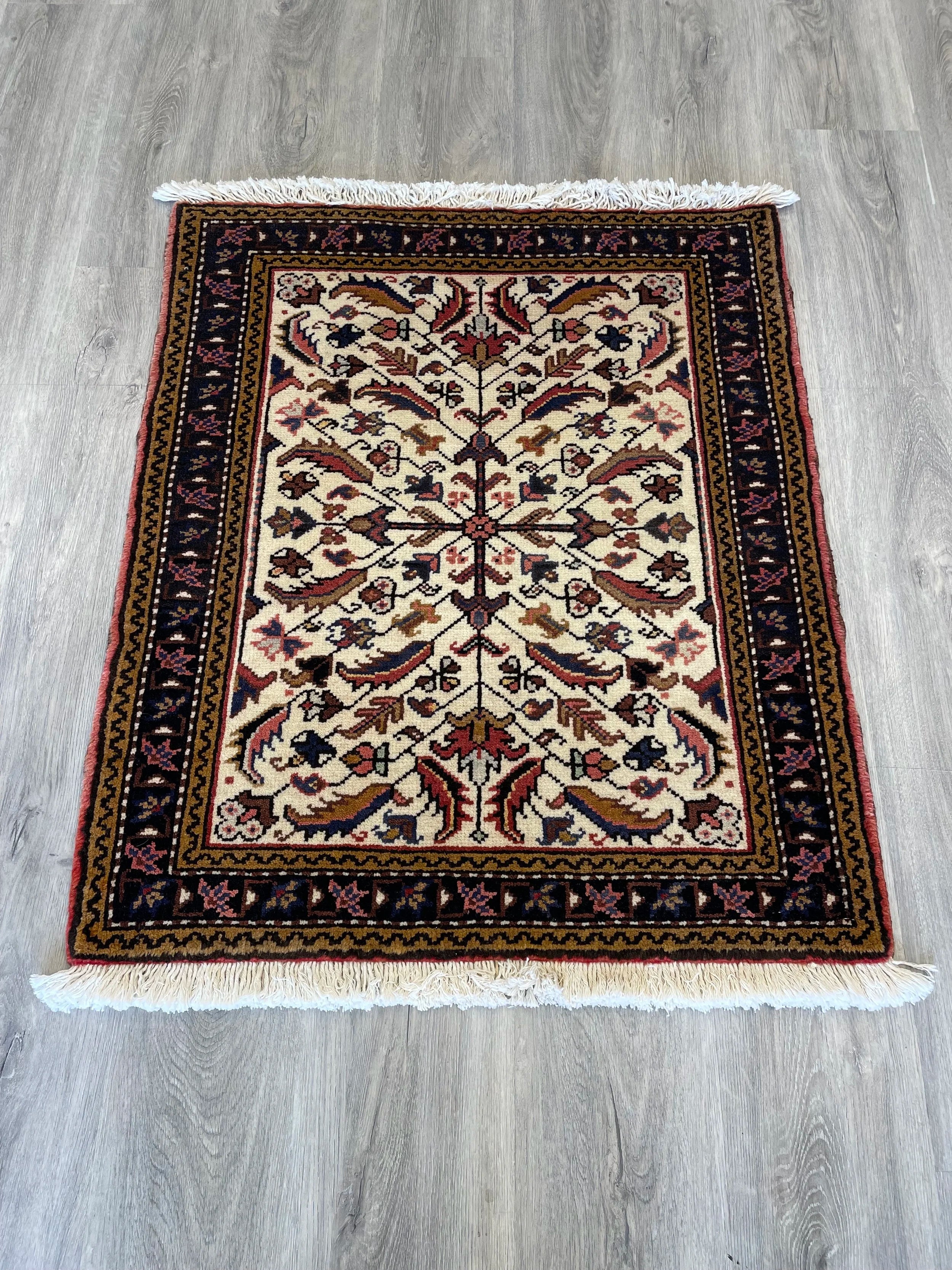 Heriz Mini Wool Rug (2'6" x 3'0")