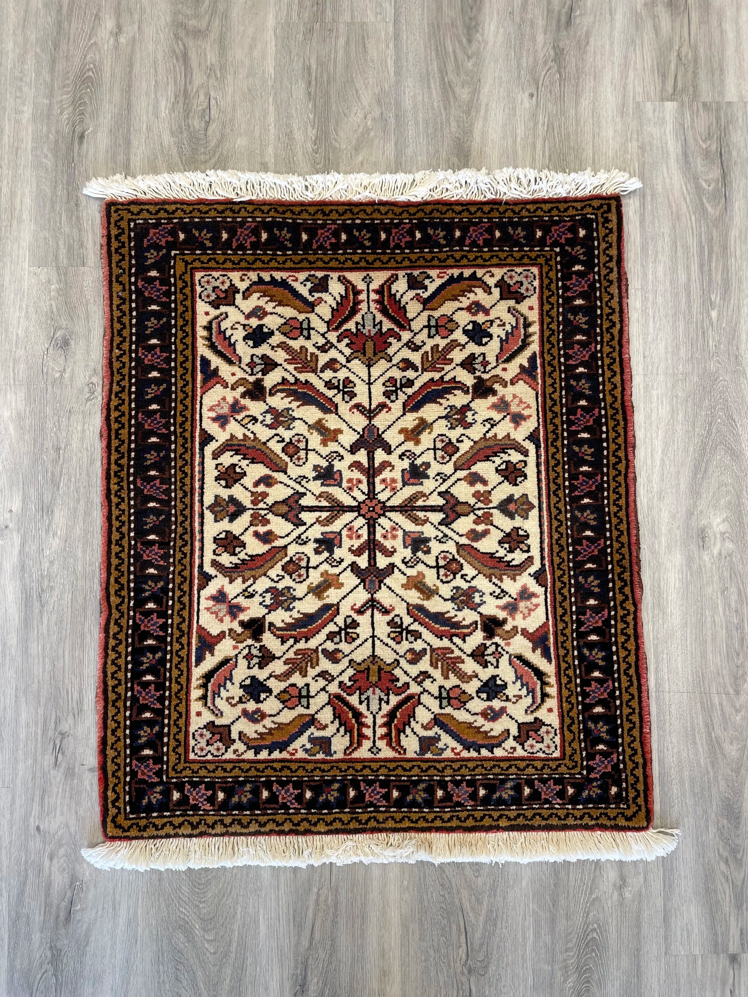 Heriz Mini Wool Rug (2'6" x 3'0")