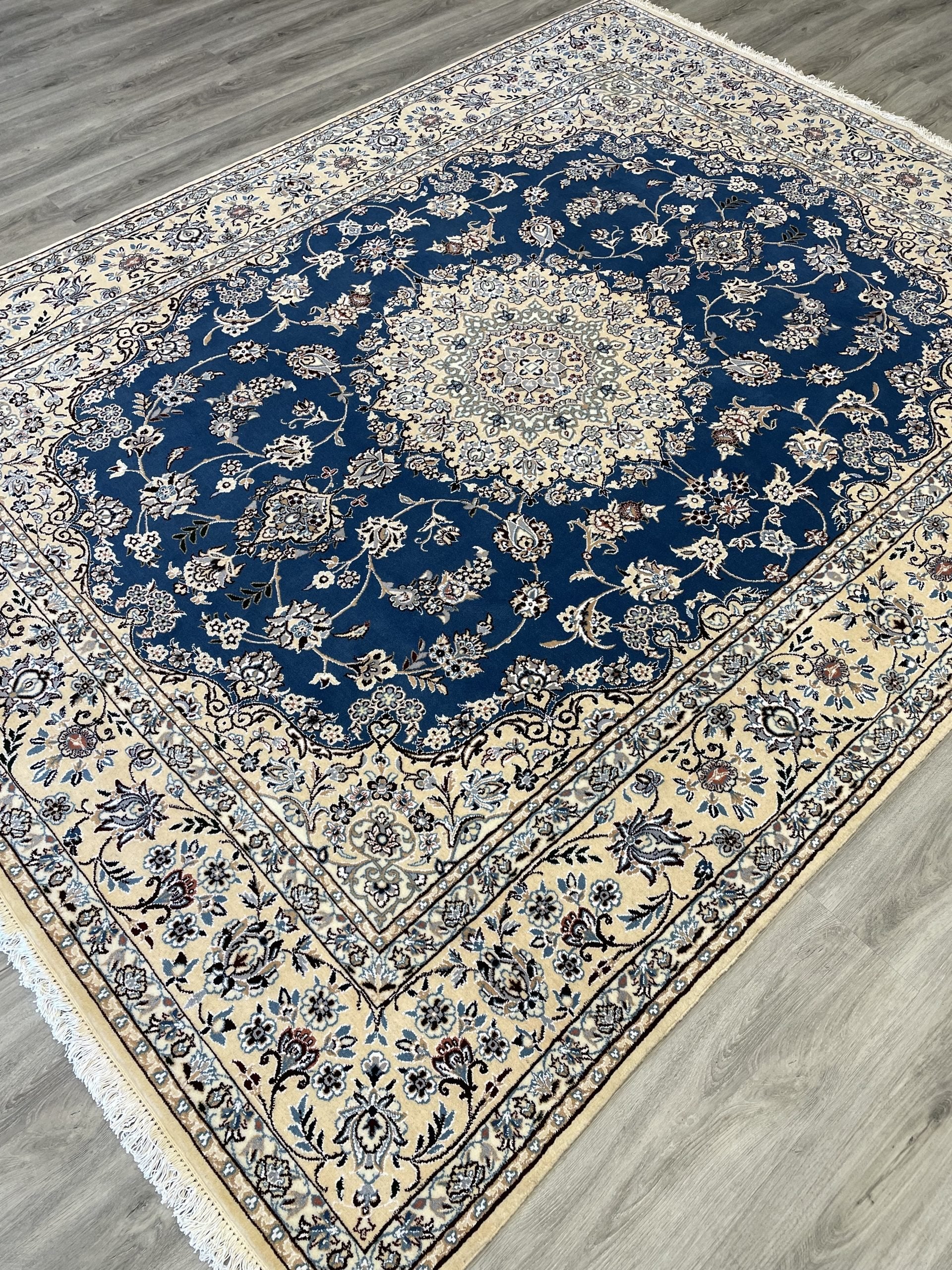 Naeen Wool & Silk Rug (6'6" x 8'4")