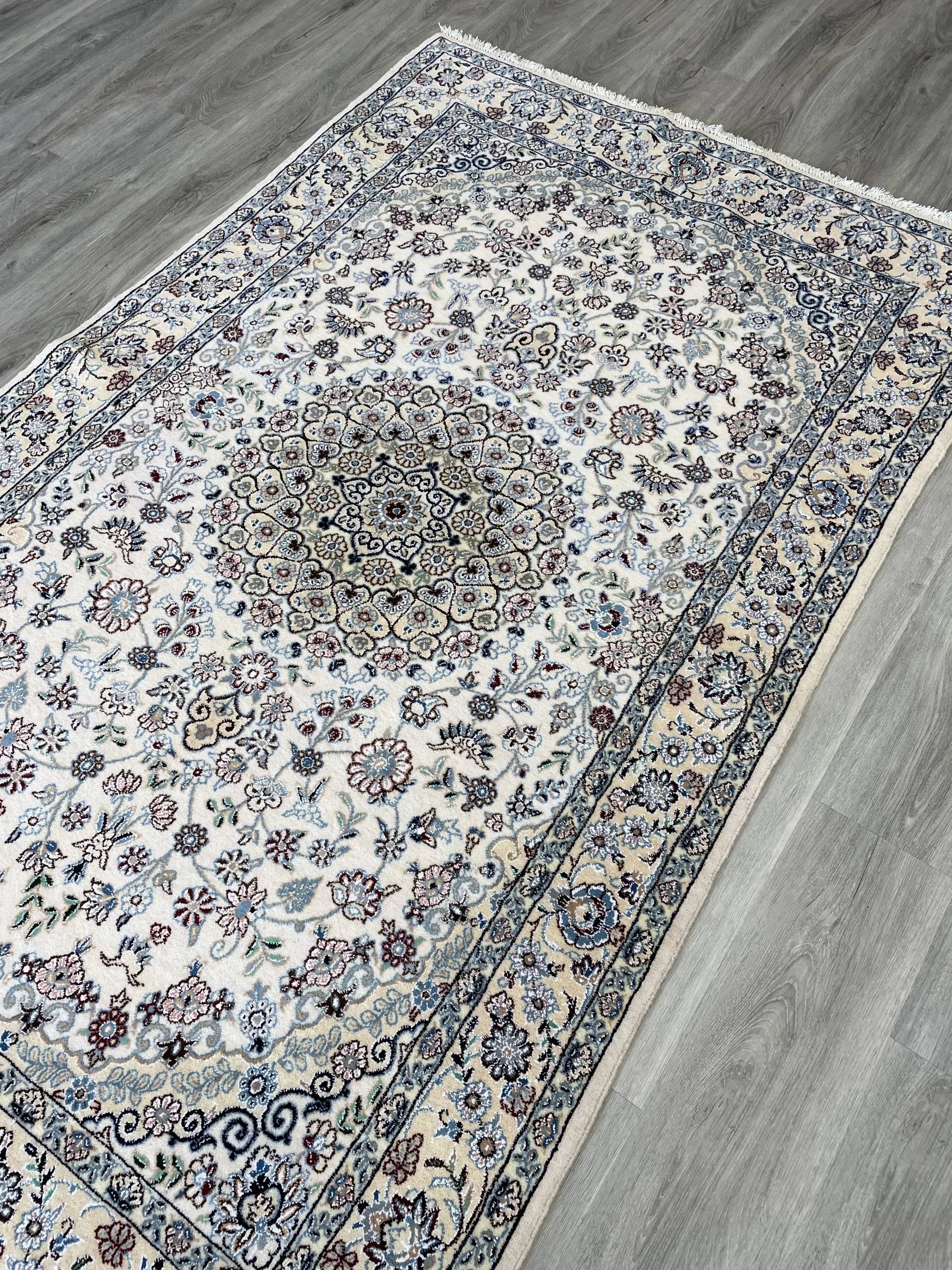 Naeen Wool & Silk Rug (4'1" x 6'7")
