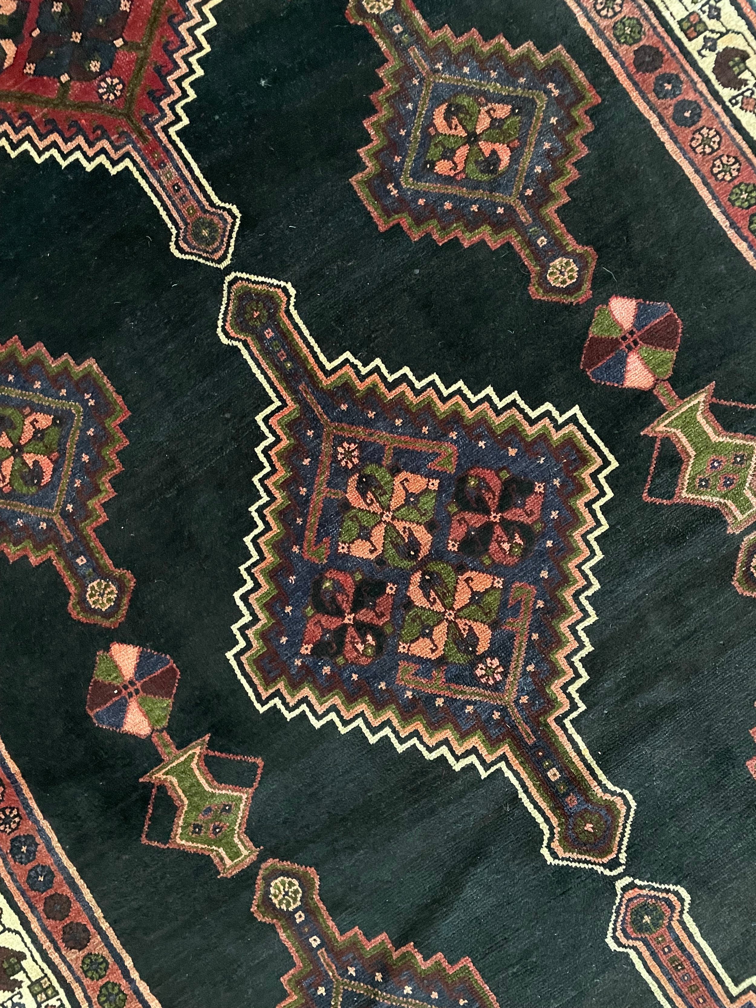 Lori Semi-Antique Rug (4'4" x 8'5")