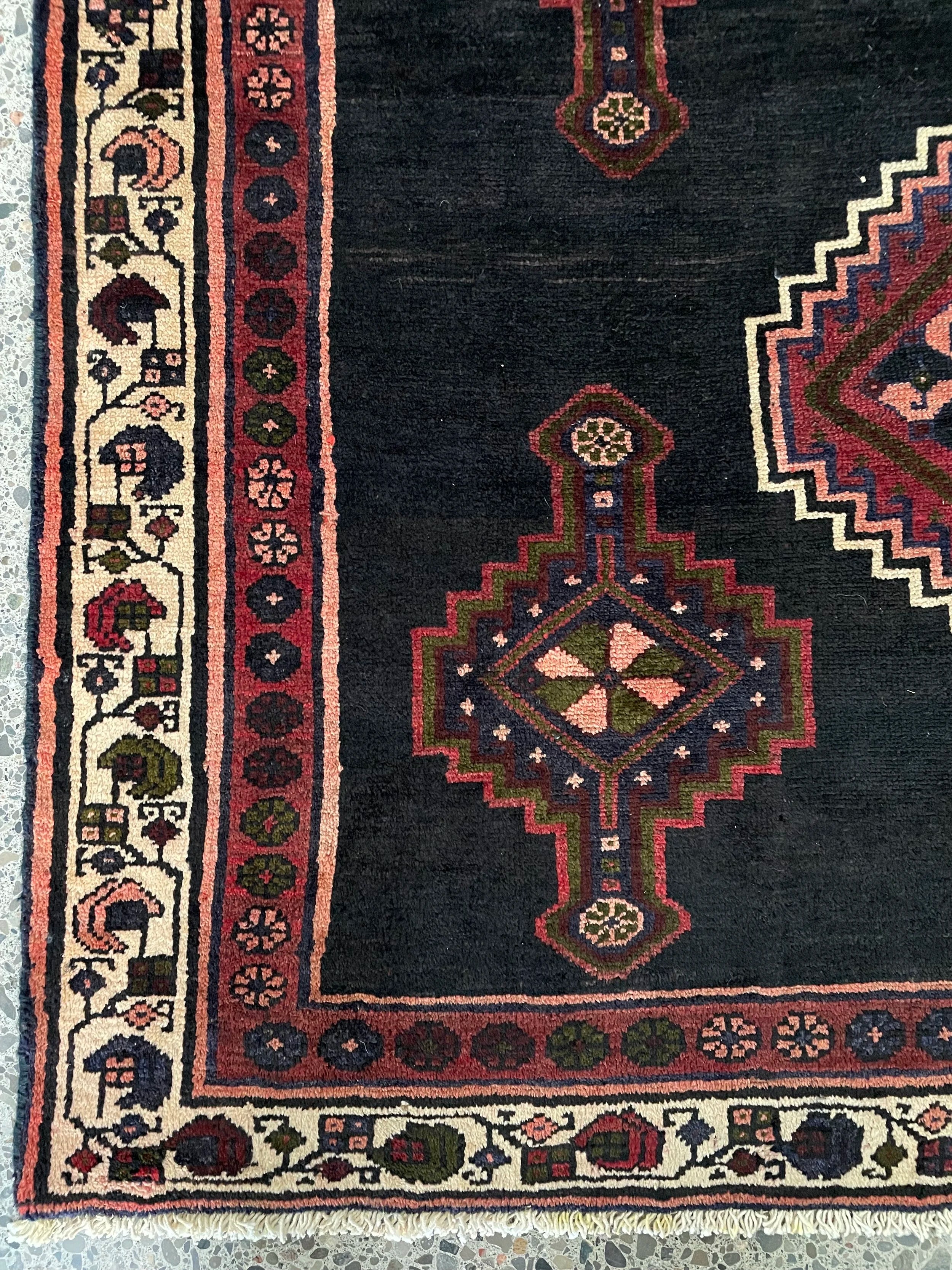 Lori Semi-Antique Rug (4'4" x 8'5")