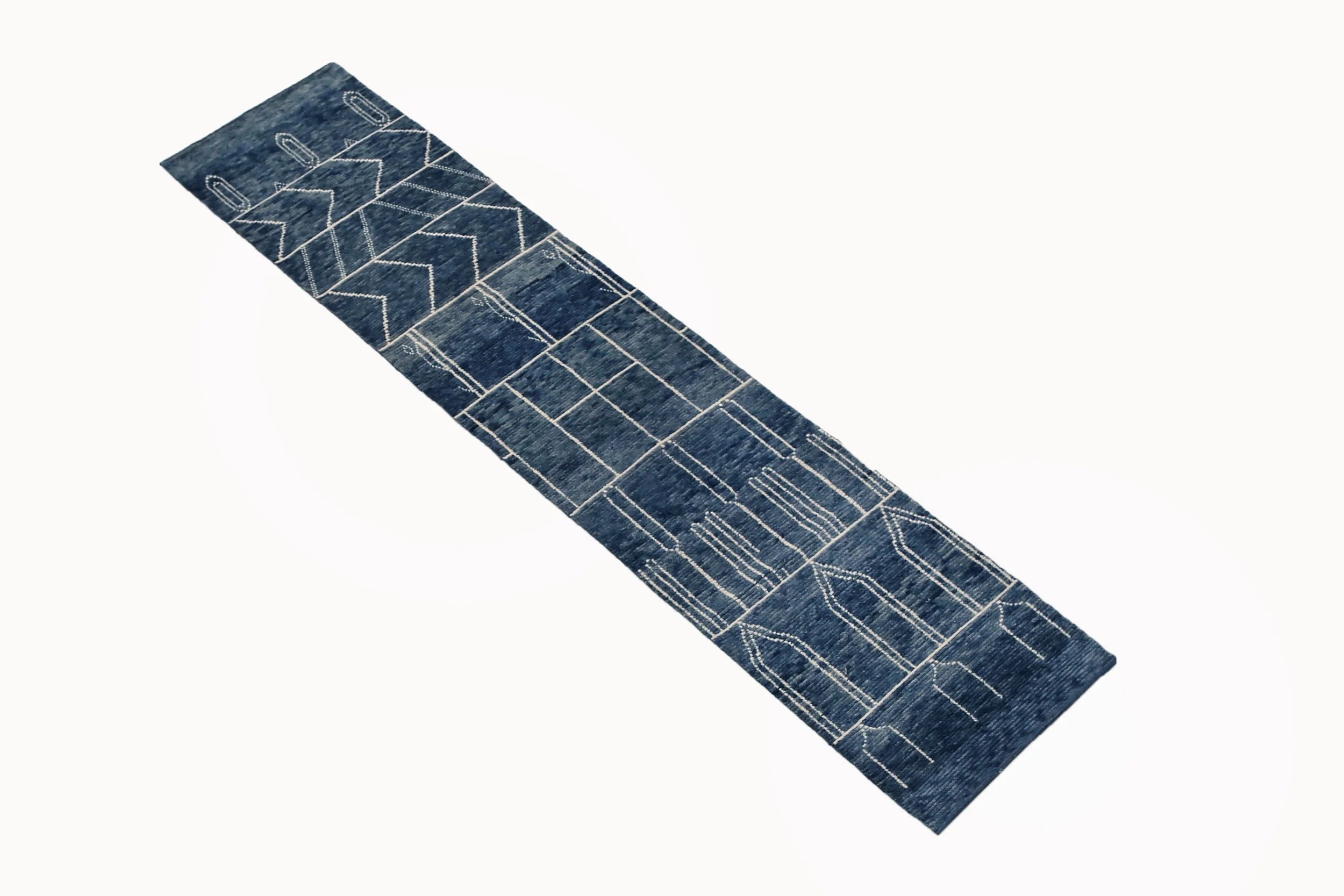 Moroccan-Style Contemporary Wool Rug Runner (2'8" x 12'3")