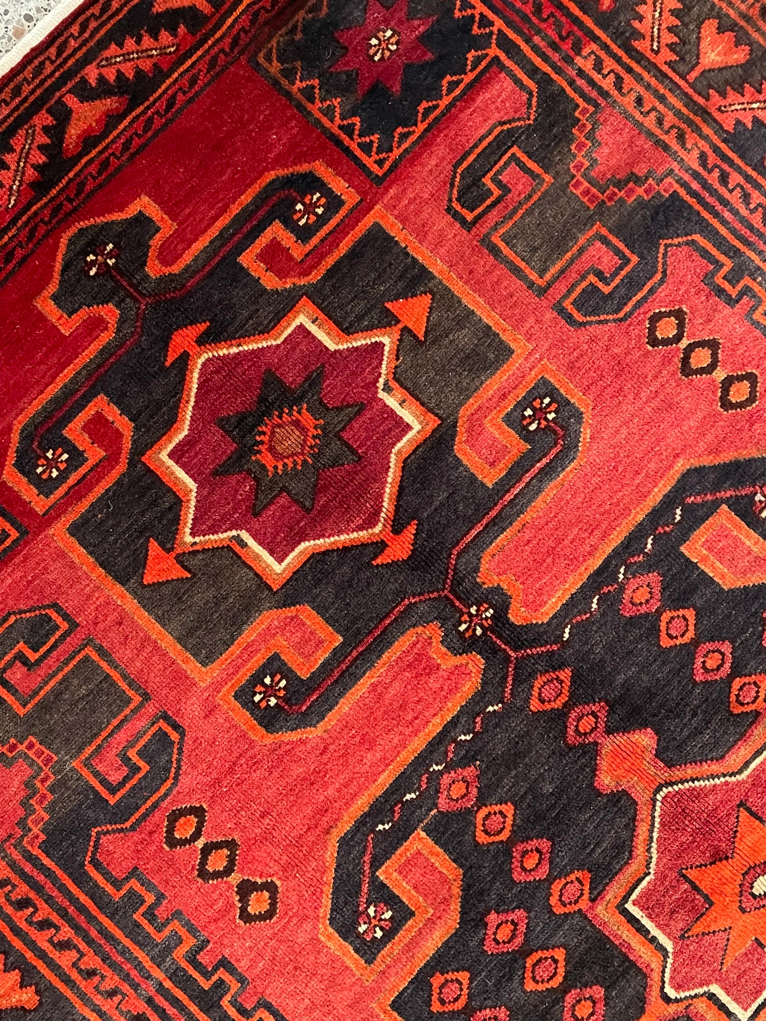 Nahavand Tribal Wool Rug (5'3" x 8'3")