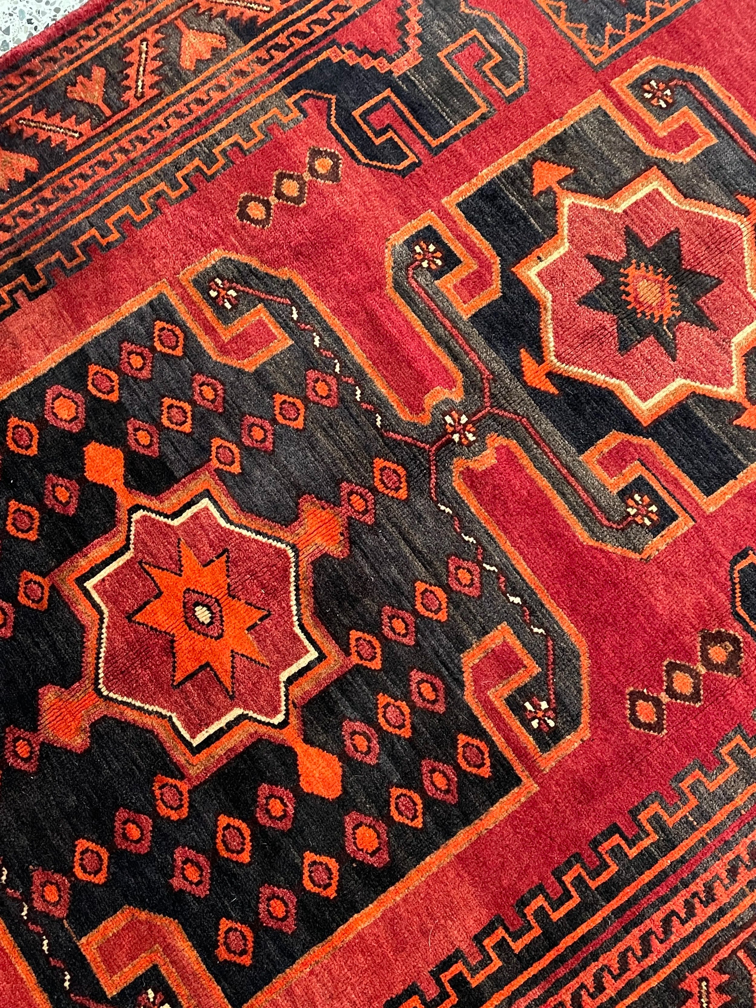 Nahavand Tribal Wool Rug (5'3" x 8'3")