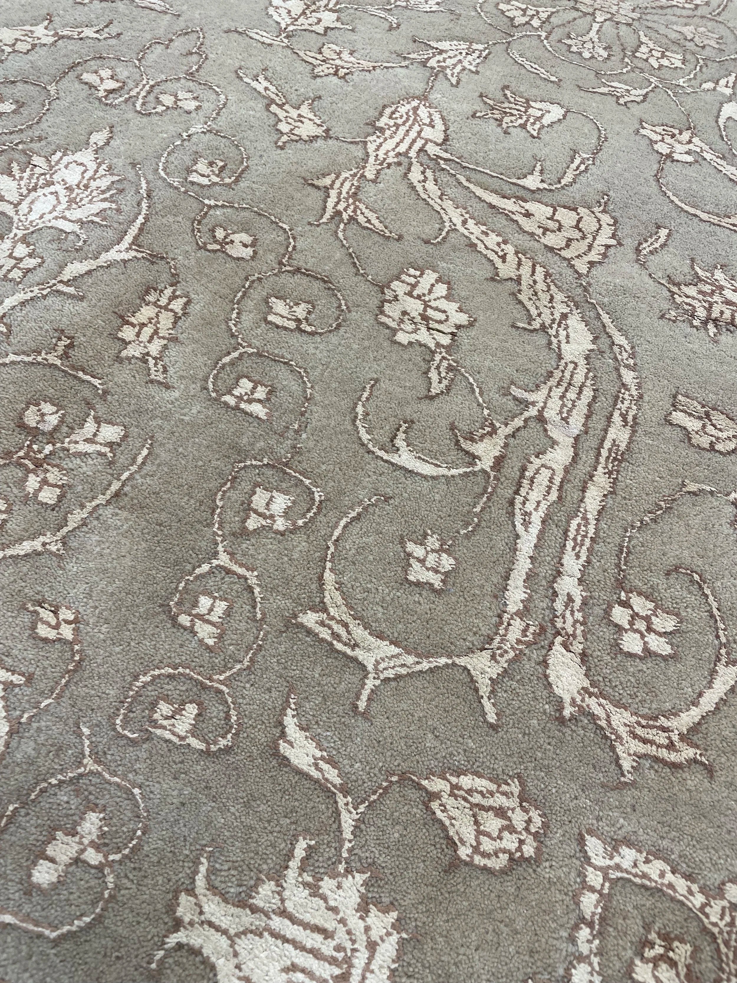 Tabriz Design Oval Wool Rug (5'6" x 7'6")
