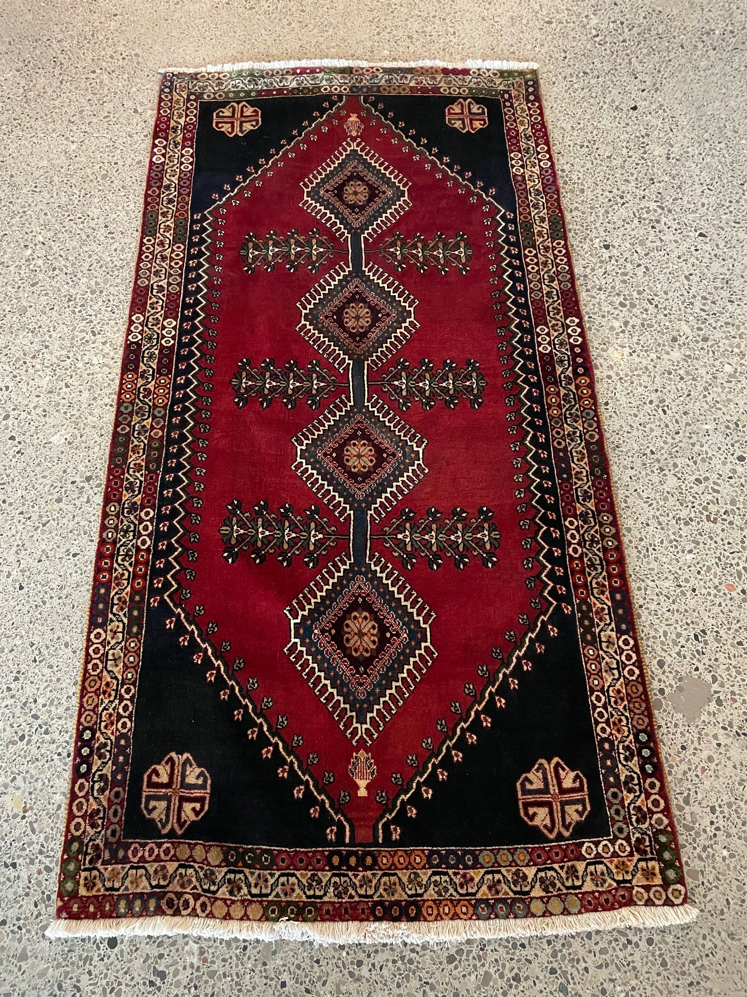 Qashqai Tribal Wool Rug (3'6" x 6'10")