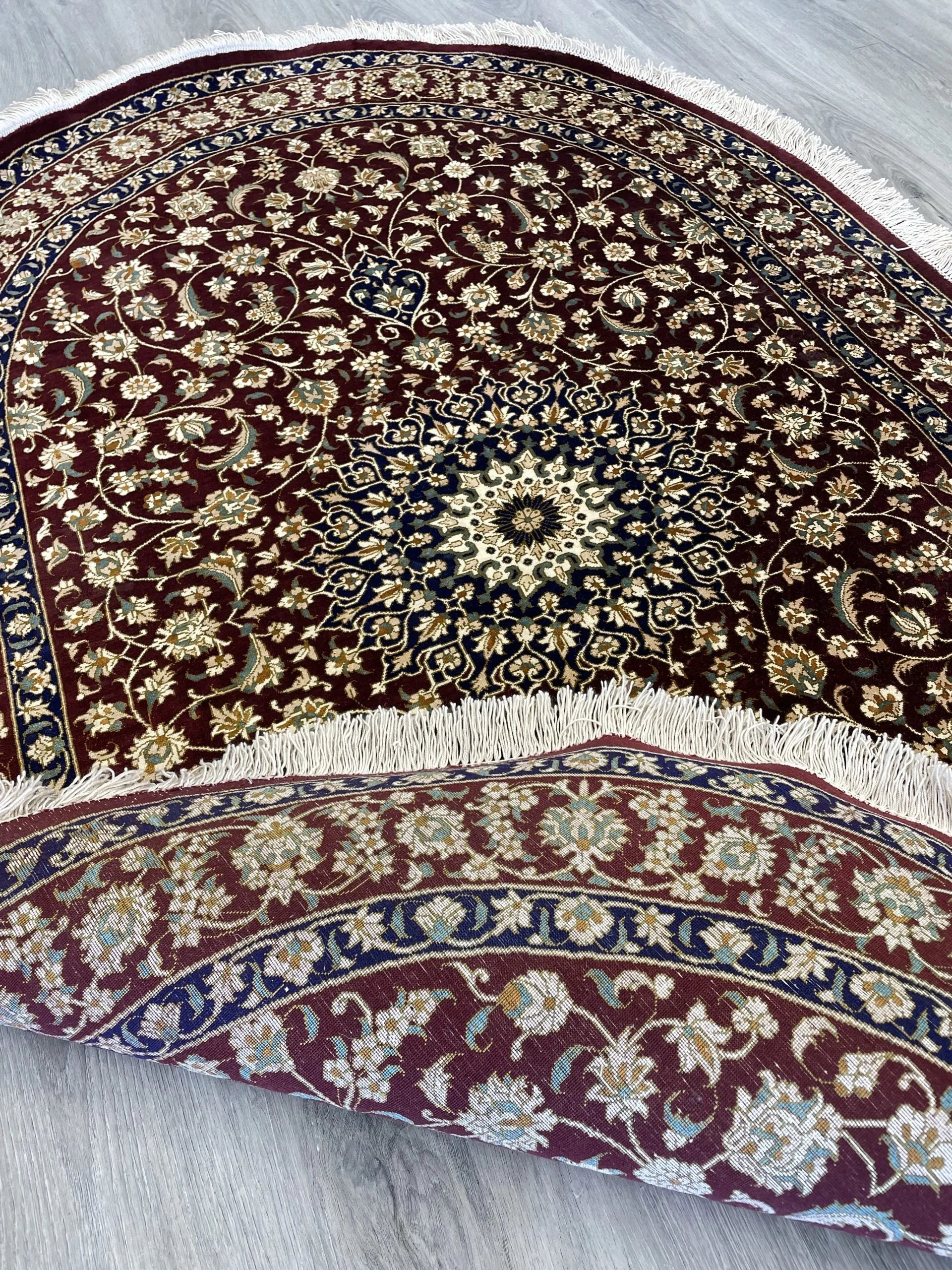 Qum 100% Silk - Oval Rug (3'1" x 4'11")