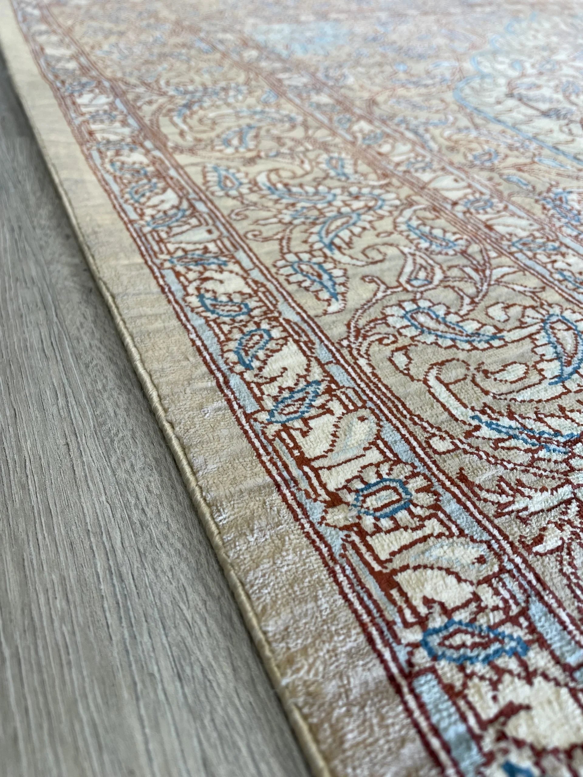 Qum 100% Silk Rug (3'2" x 4'10")