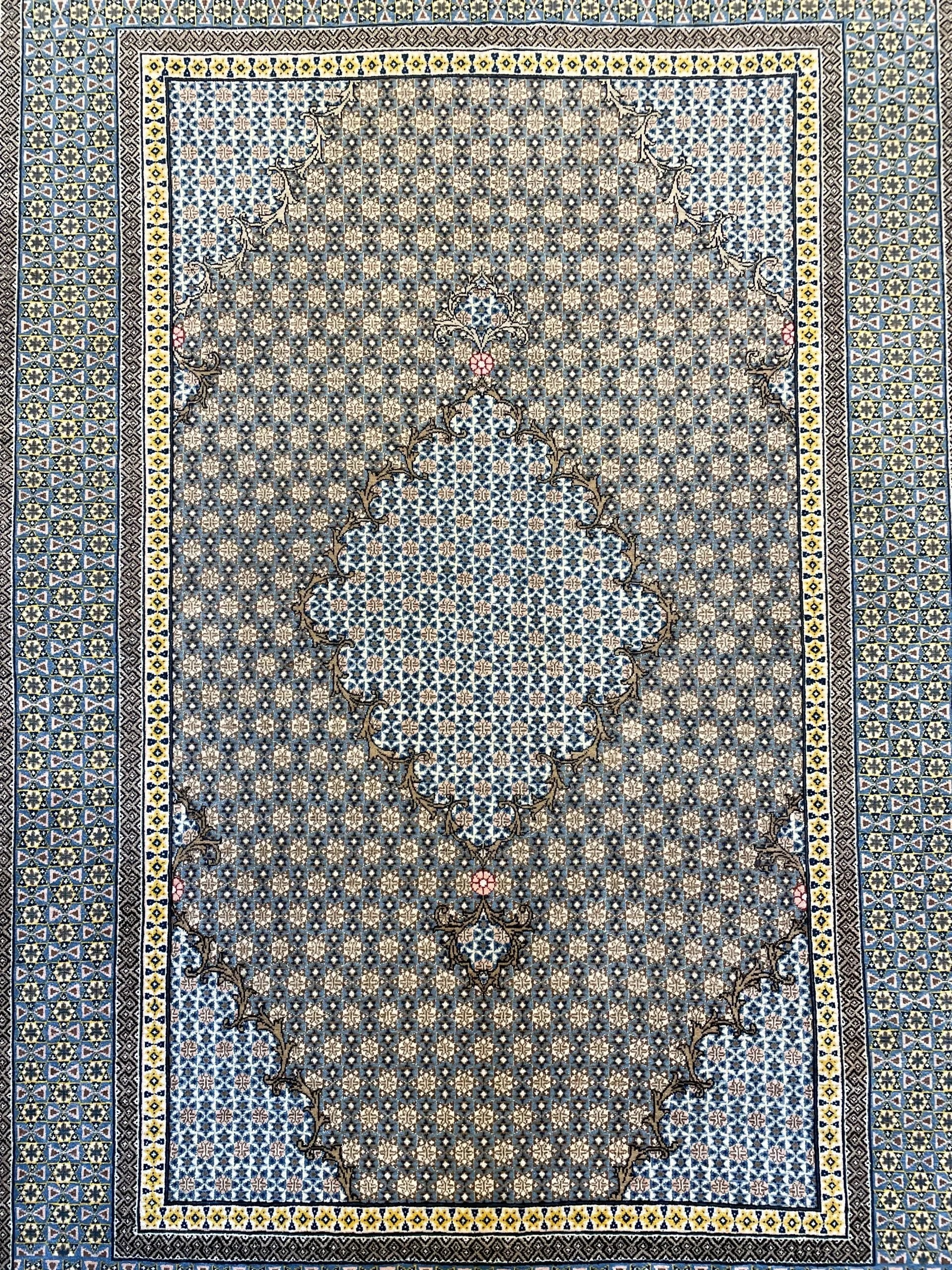Qum Semi-Antique Wool Rug (4'8" x 6'10")
