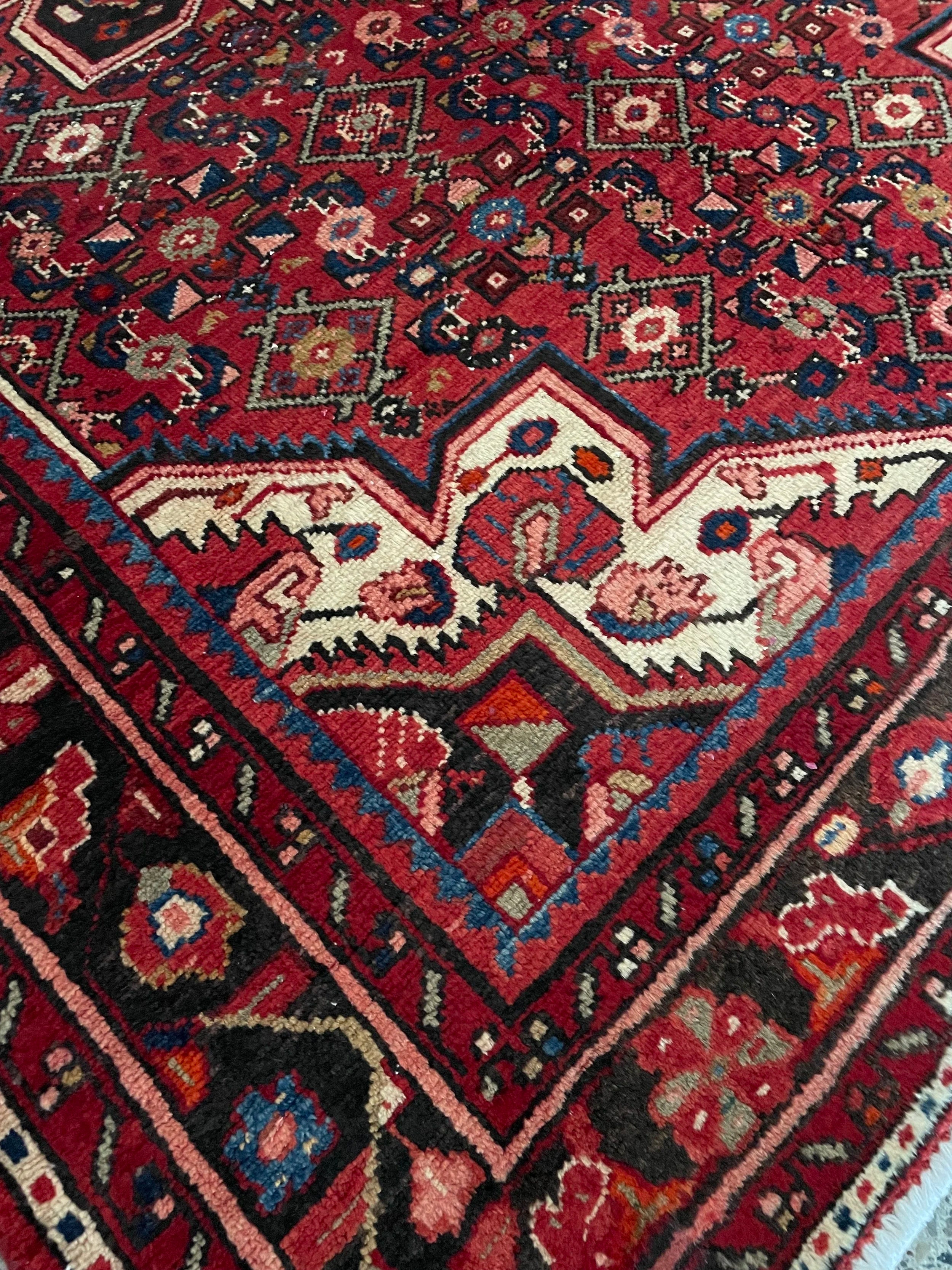 Hosseinabad Wool Rug (4'9" x 7'3")