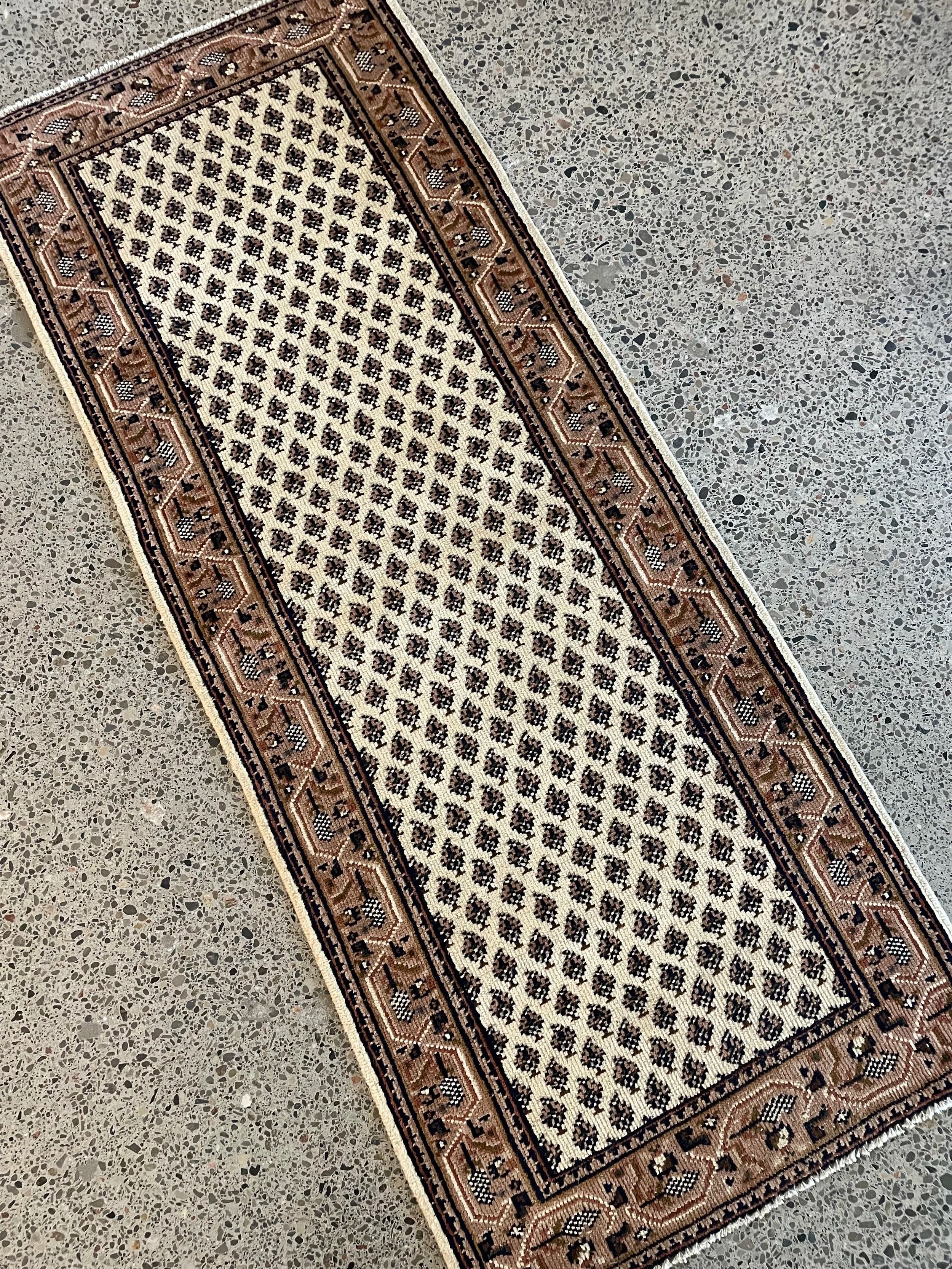 Neutral Vintage Wool Runner Rug (2'7" x 6'6")