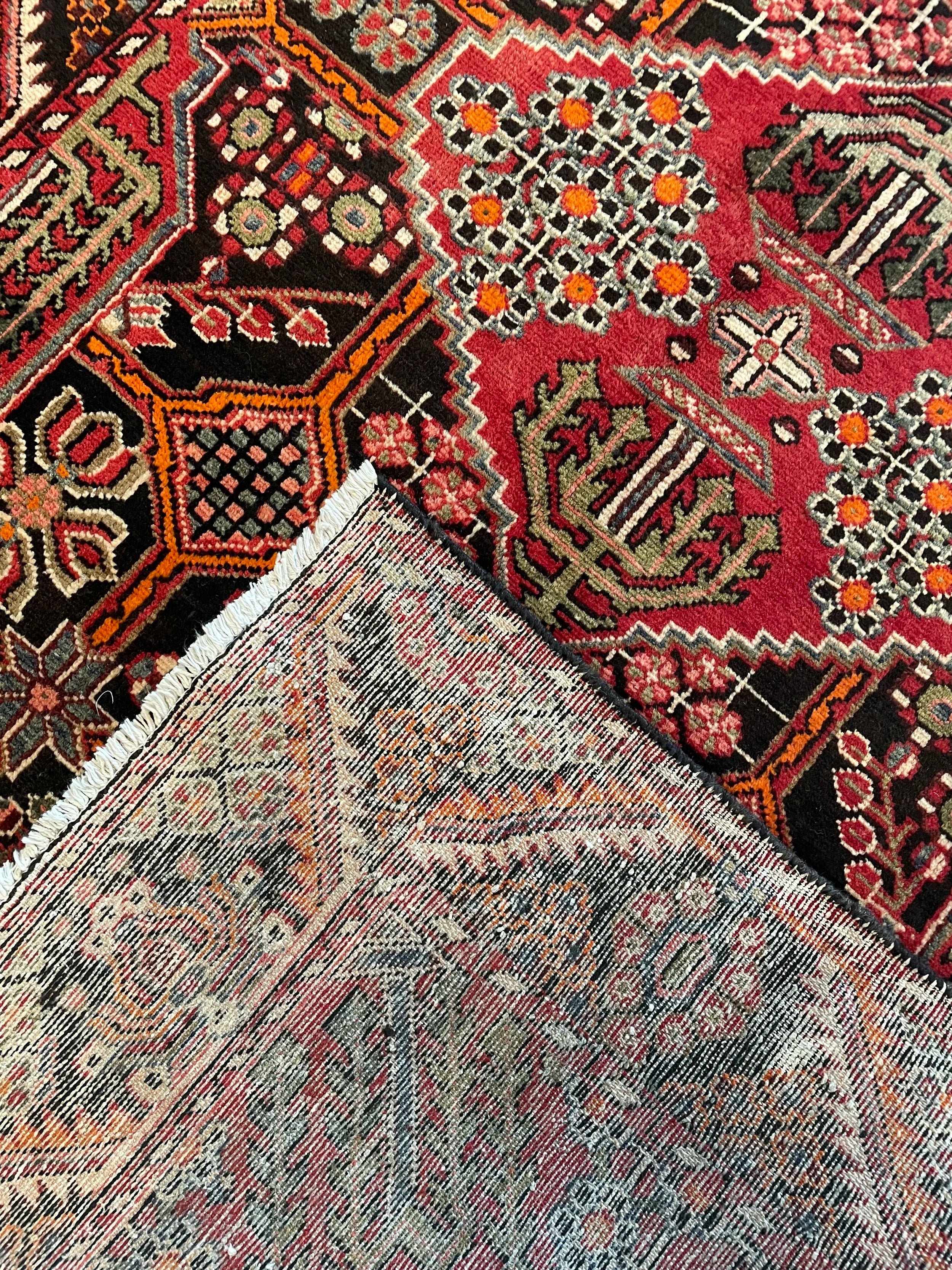Saveh Tribal Wool Rug (4'6" x 7'1")