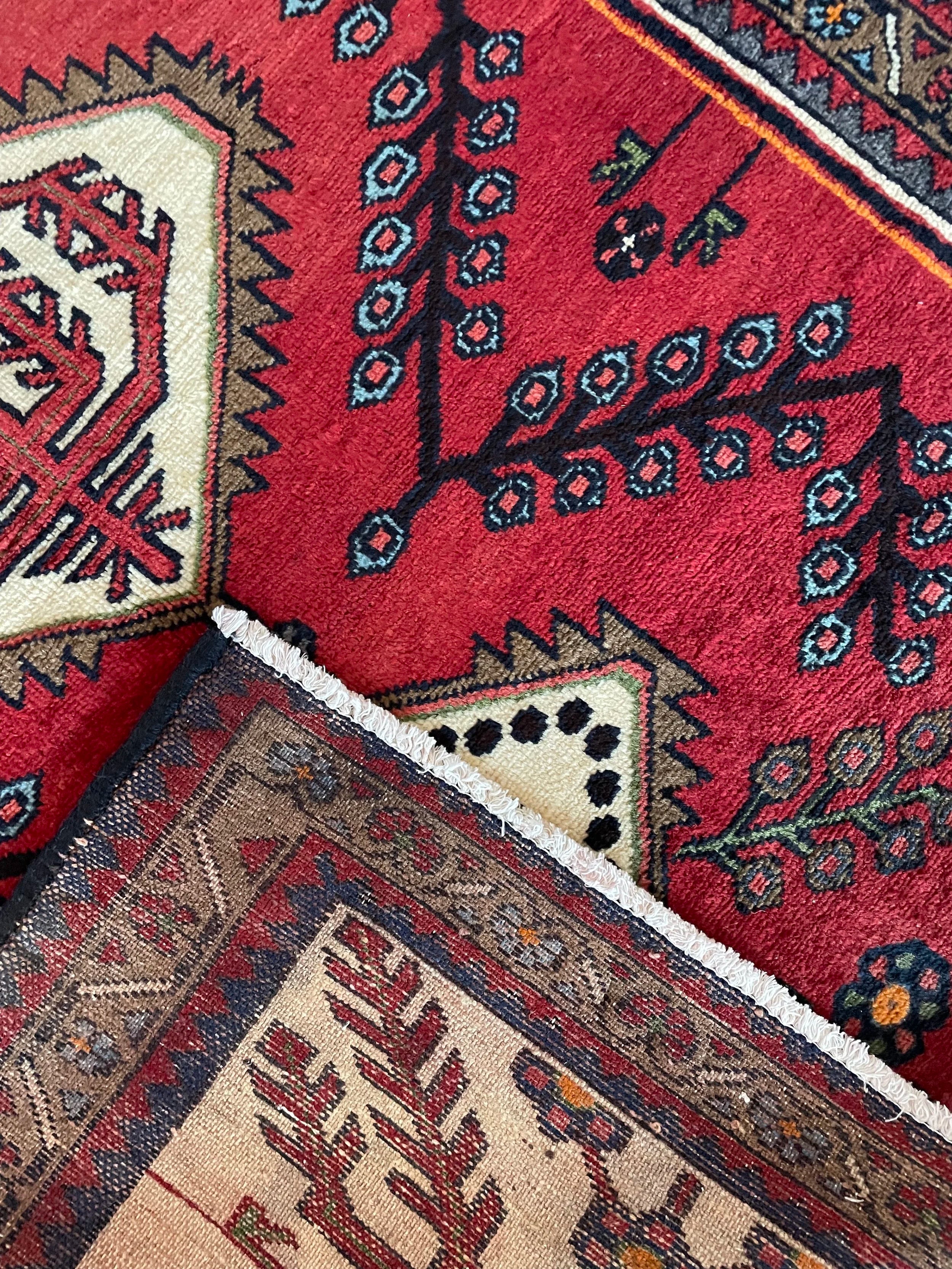 Saveh Wool Rug (3'8" x 5'2")