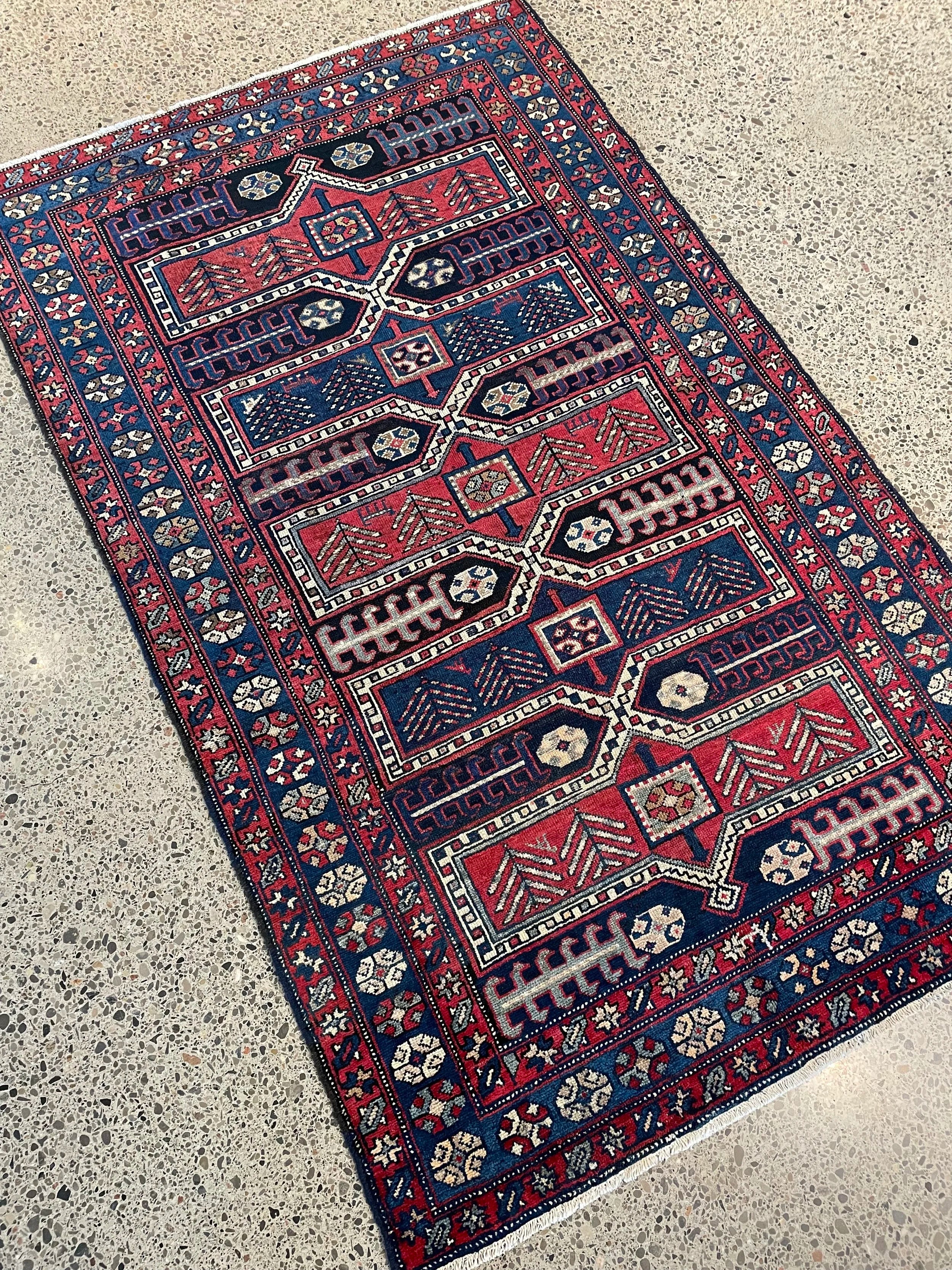 Ardebil Semi-Antique Wool Rug (4'3" x 6'11")