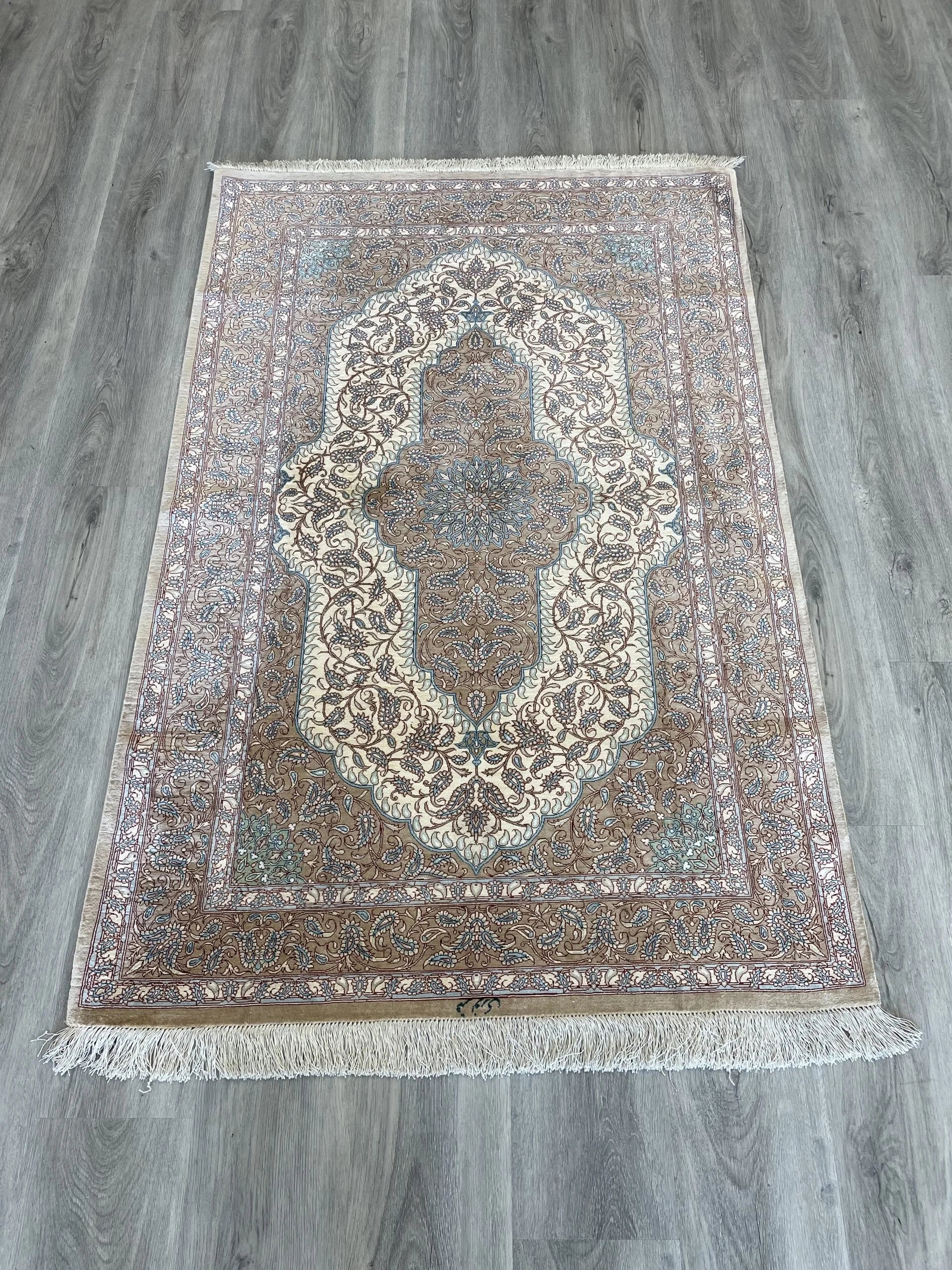 Qum 100% Silk Rug (3'2" x 4'10")