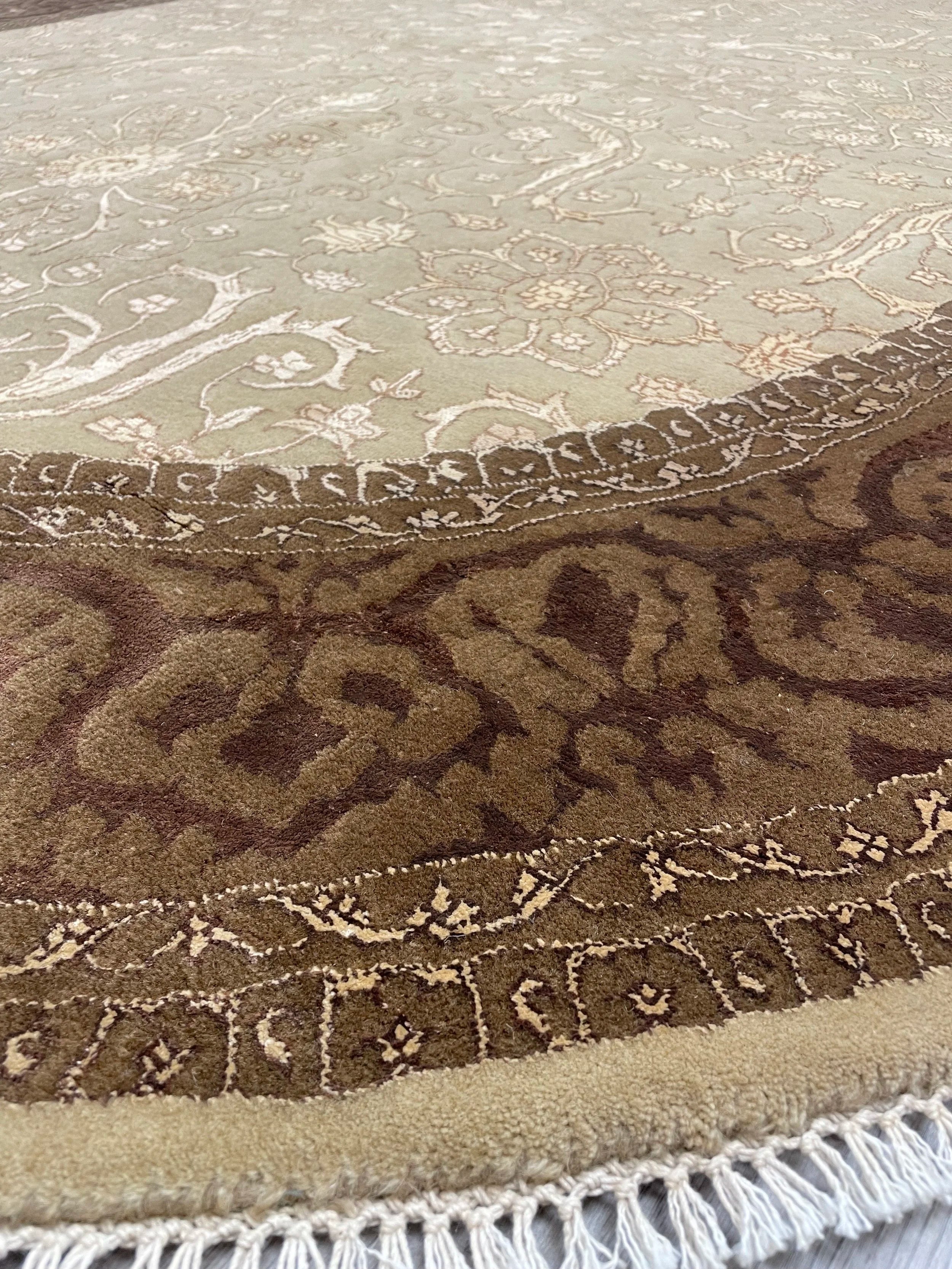 Tabriz Design Oval Wool Rug (5'6" x 7'6")