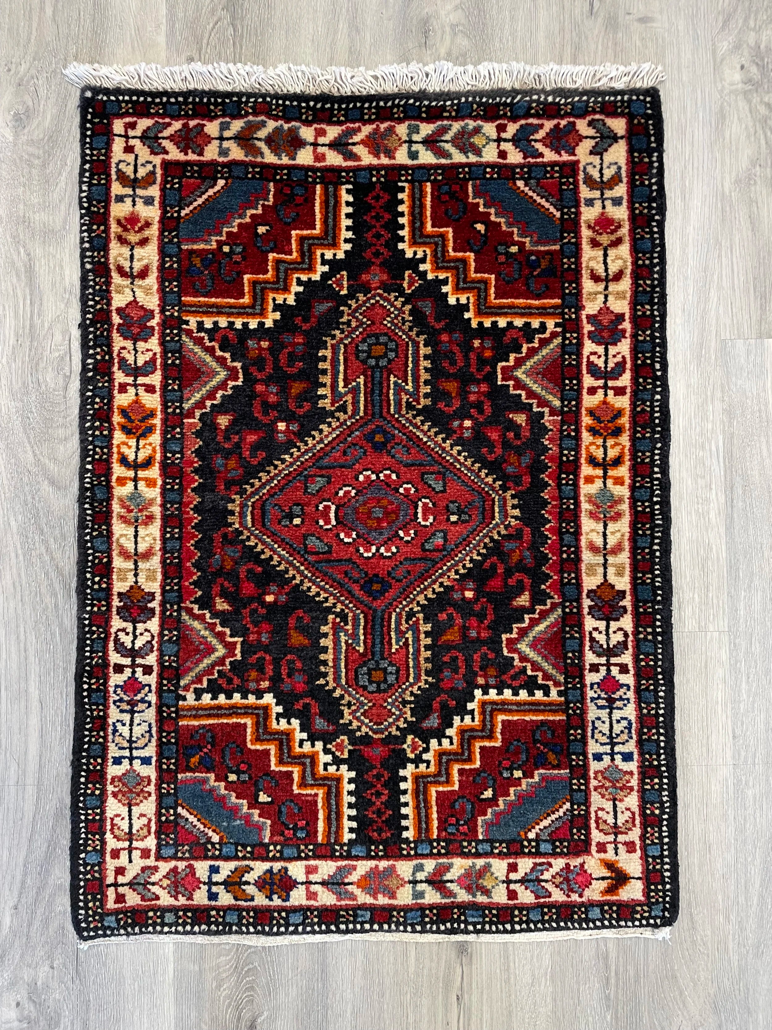 Toysirkan Mini Wool Rug (1'10" x 2'7")
