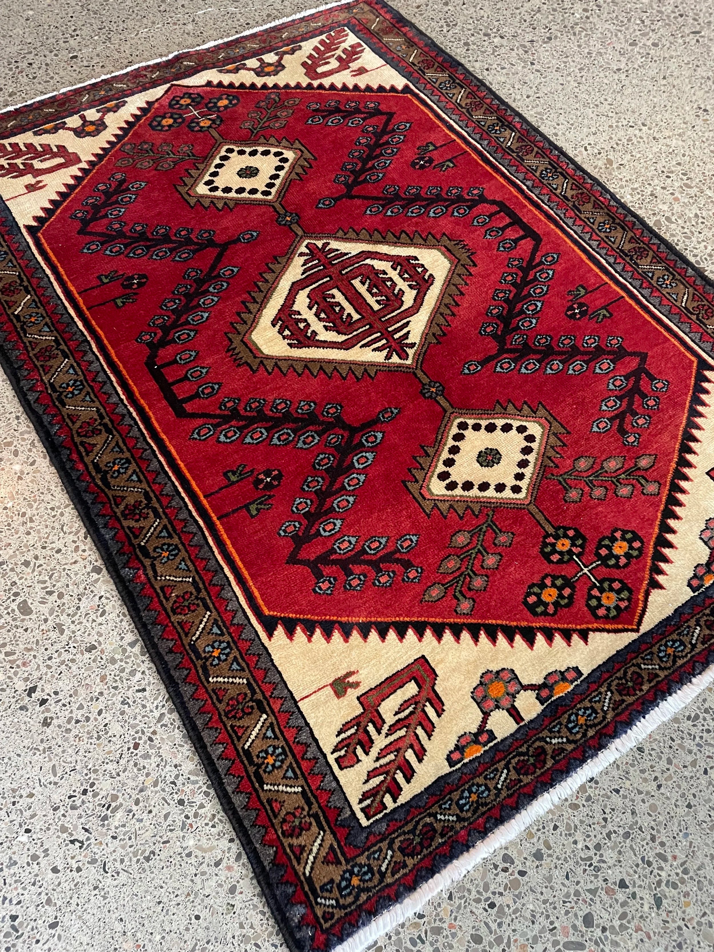 Saveh Wool Rug (3'8" x 5'2")