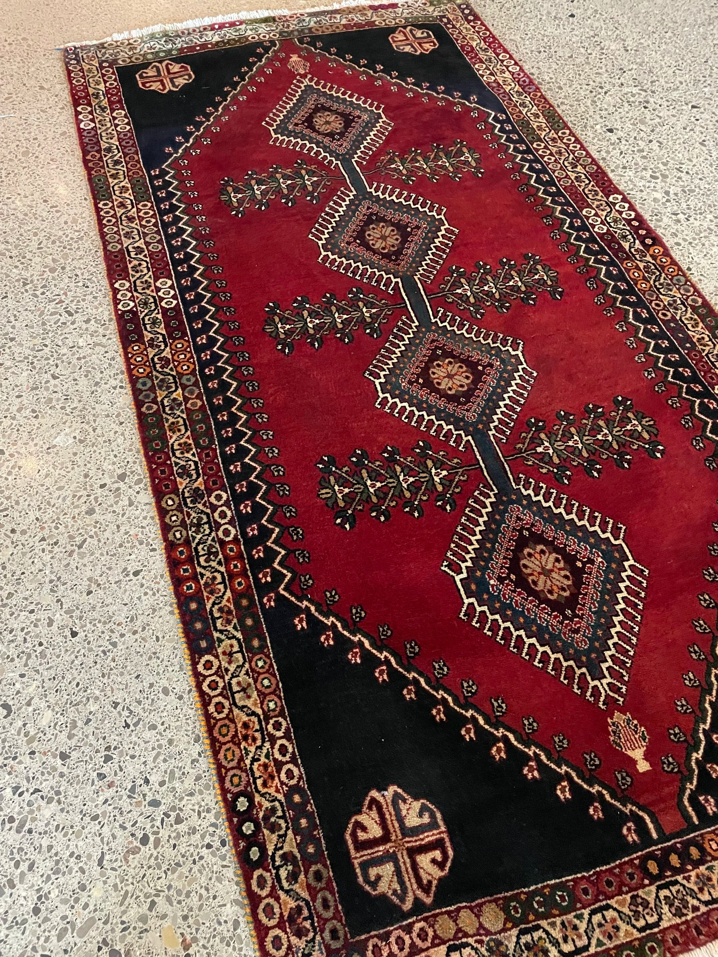 Qashqai Tribal Wool Rug (3'6" x 6'10")