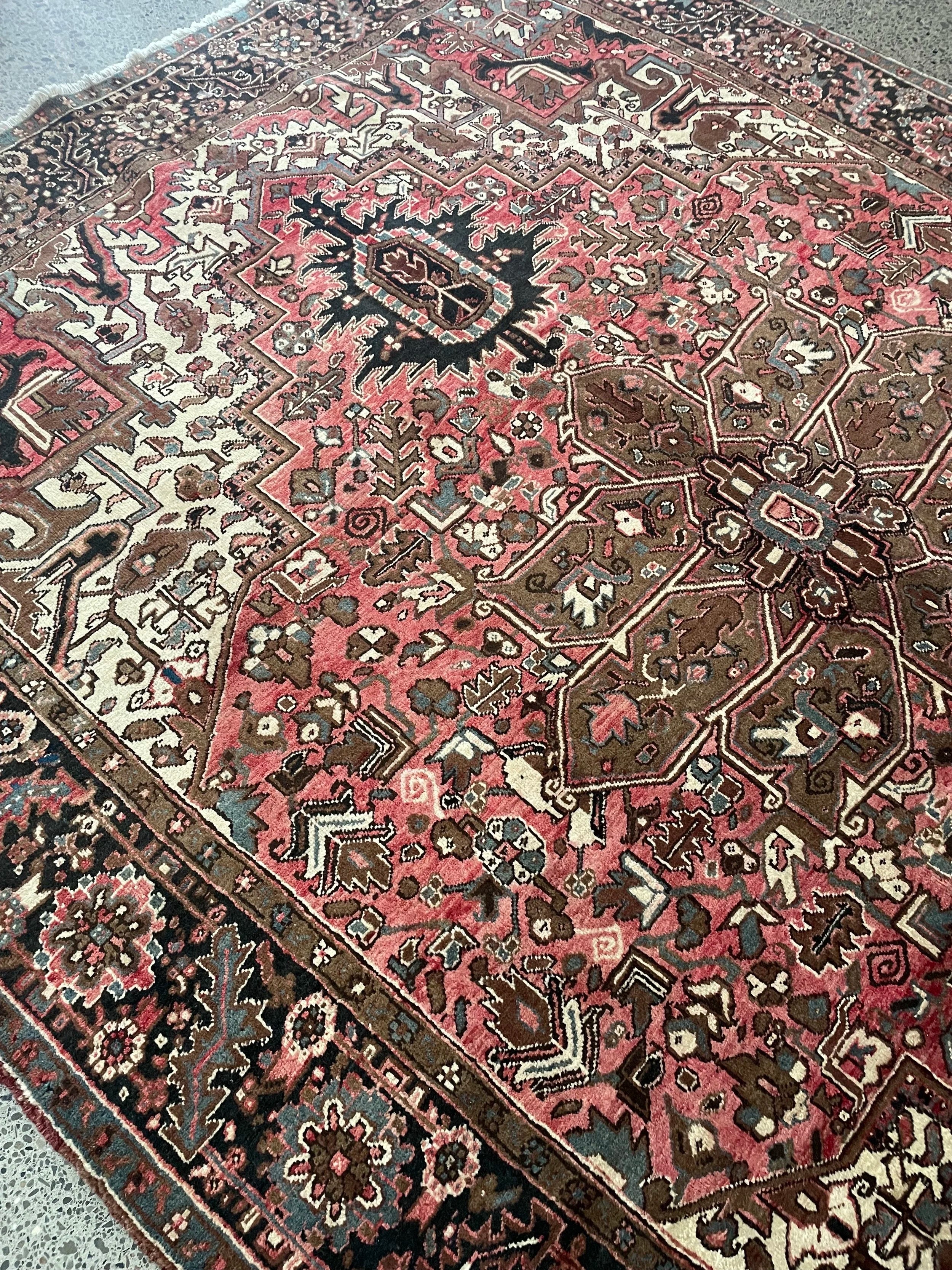 Heriz Wool Rug (7'11" x 10'6")
