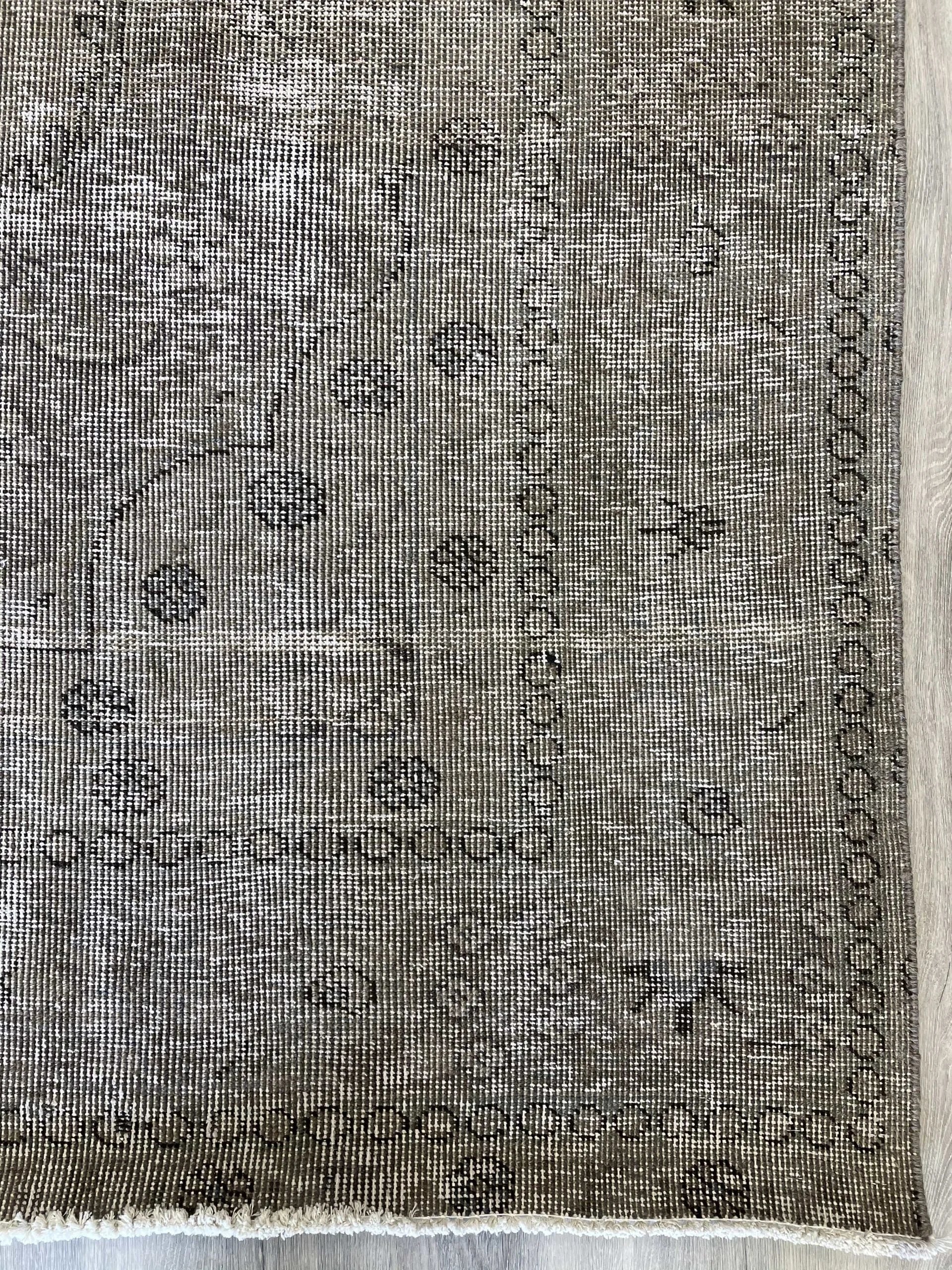 Charcoal Grey Vintage Wool Rug (7'8" x 9'6")