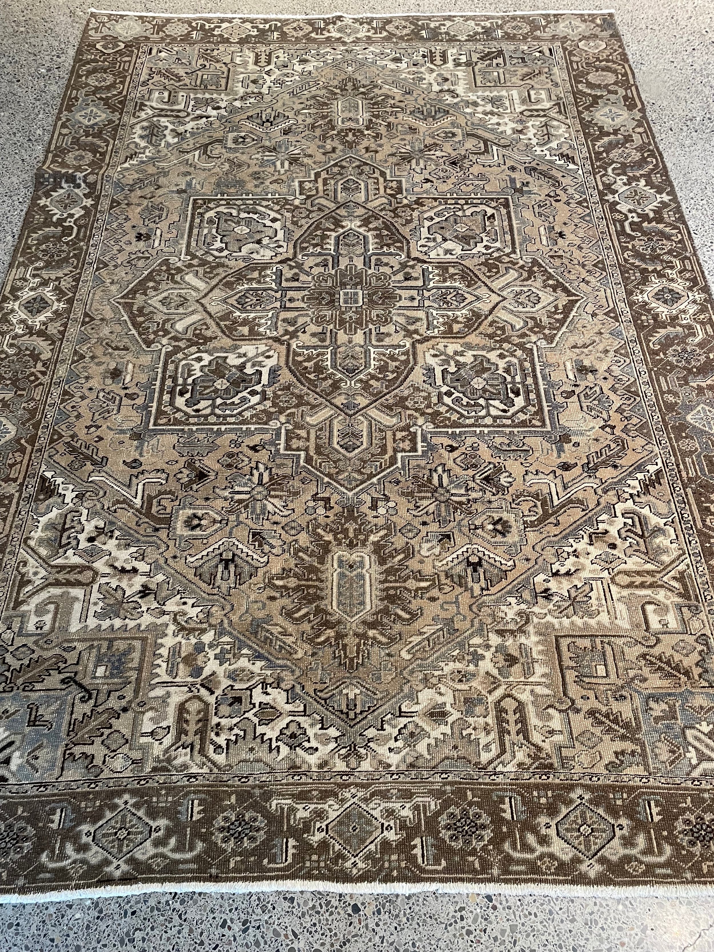 Heriz Vintage Rug (7'5" x 10'6")