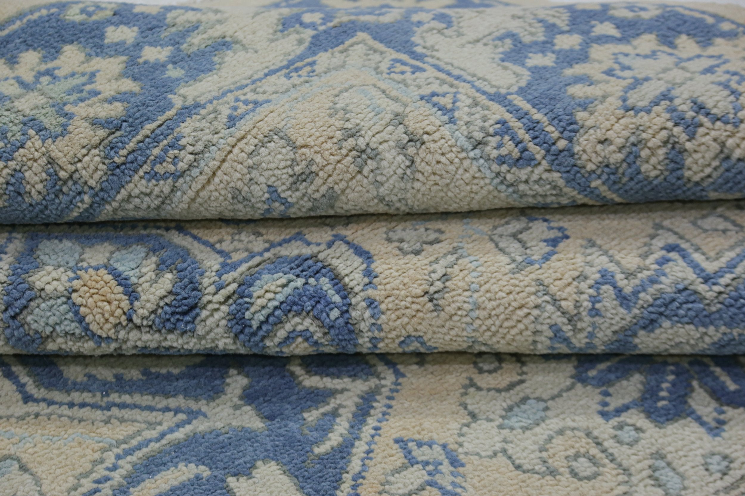 Heritage Collection Wool Rug (5’1” x 7’10”)