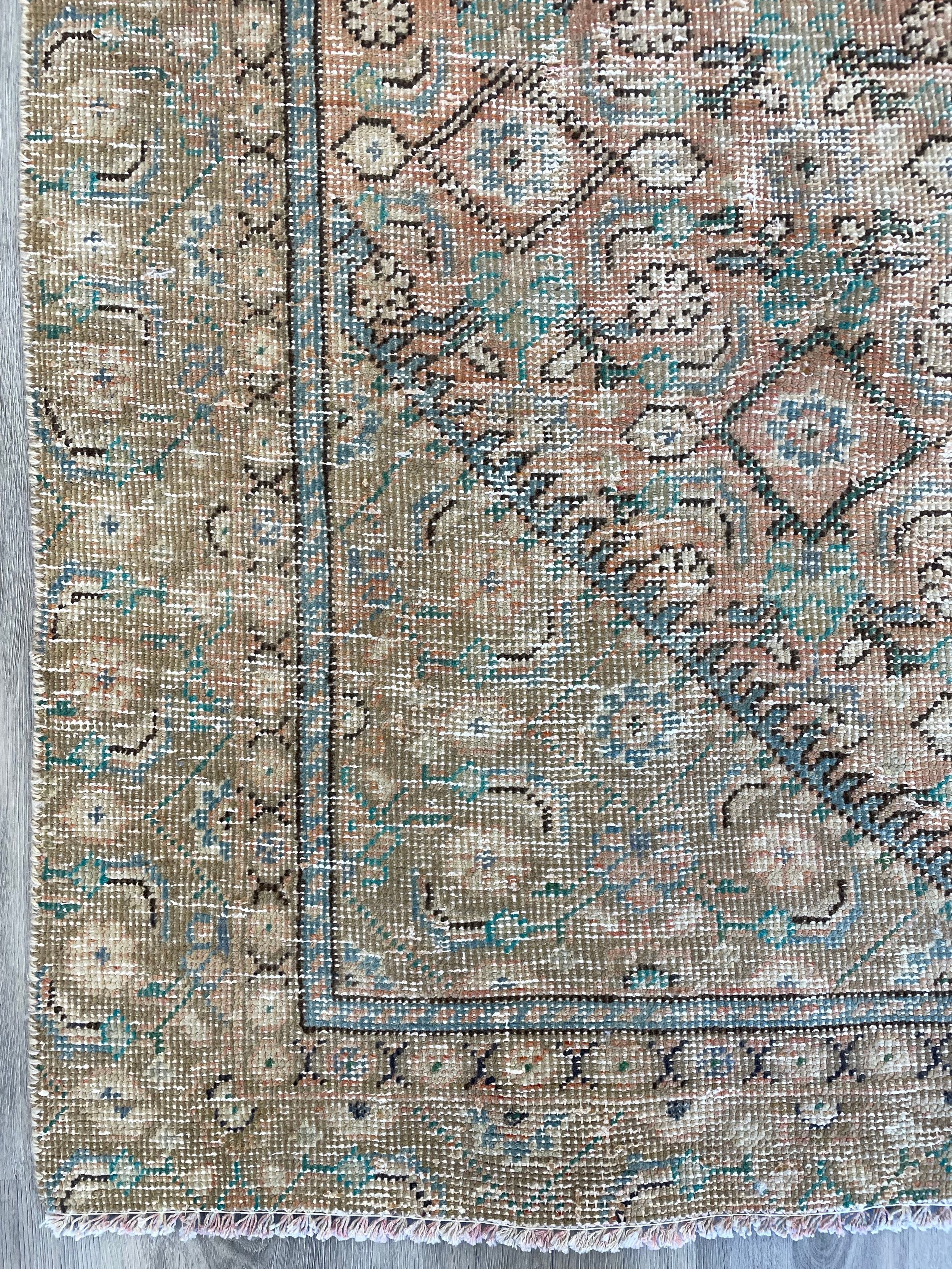 Neutral Vintage Wool Rug (5'8" x 8'5")