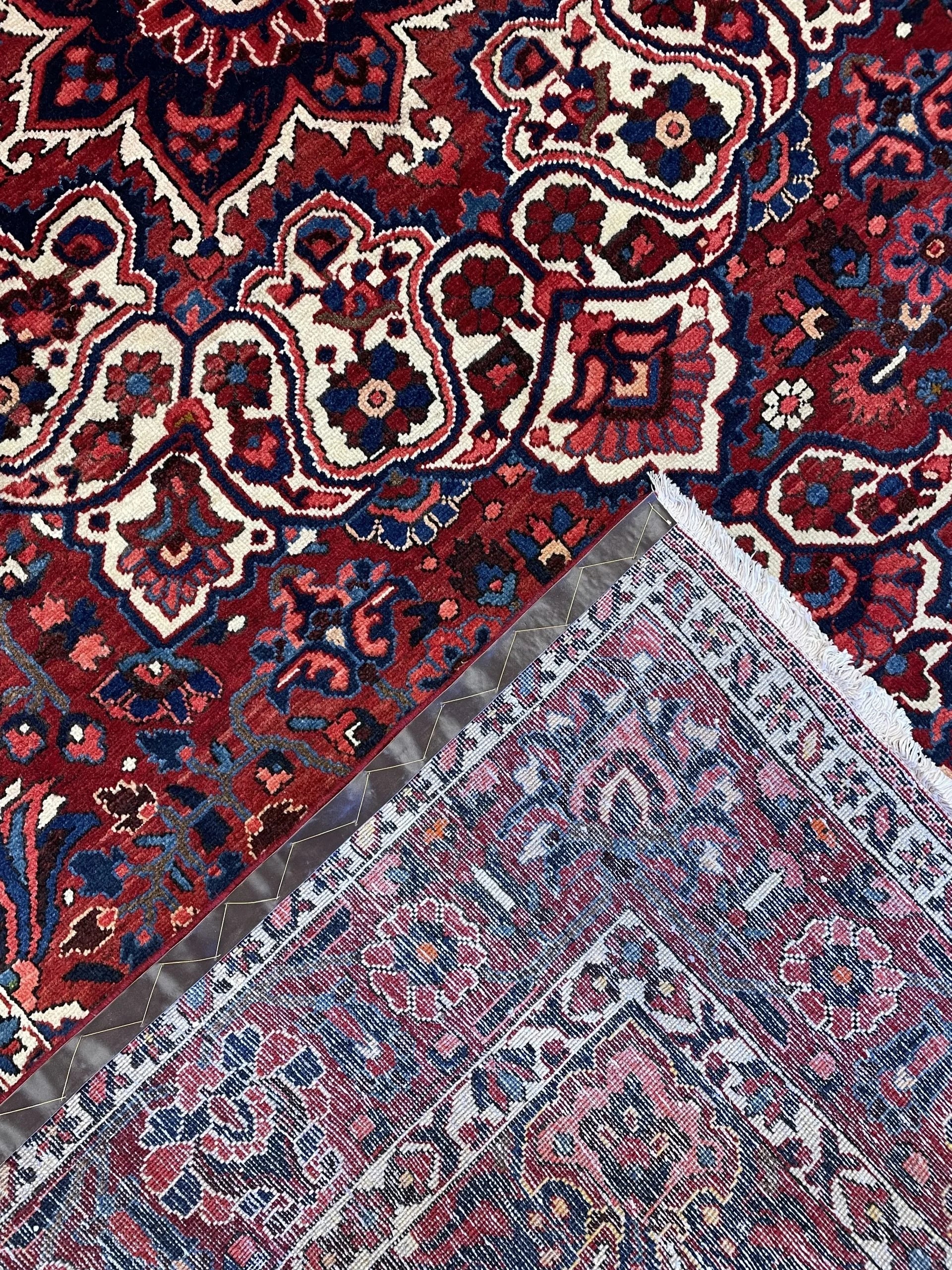 Bakhtiari Wool Rug (6'10" x 10'6")