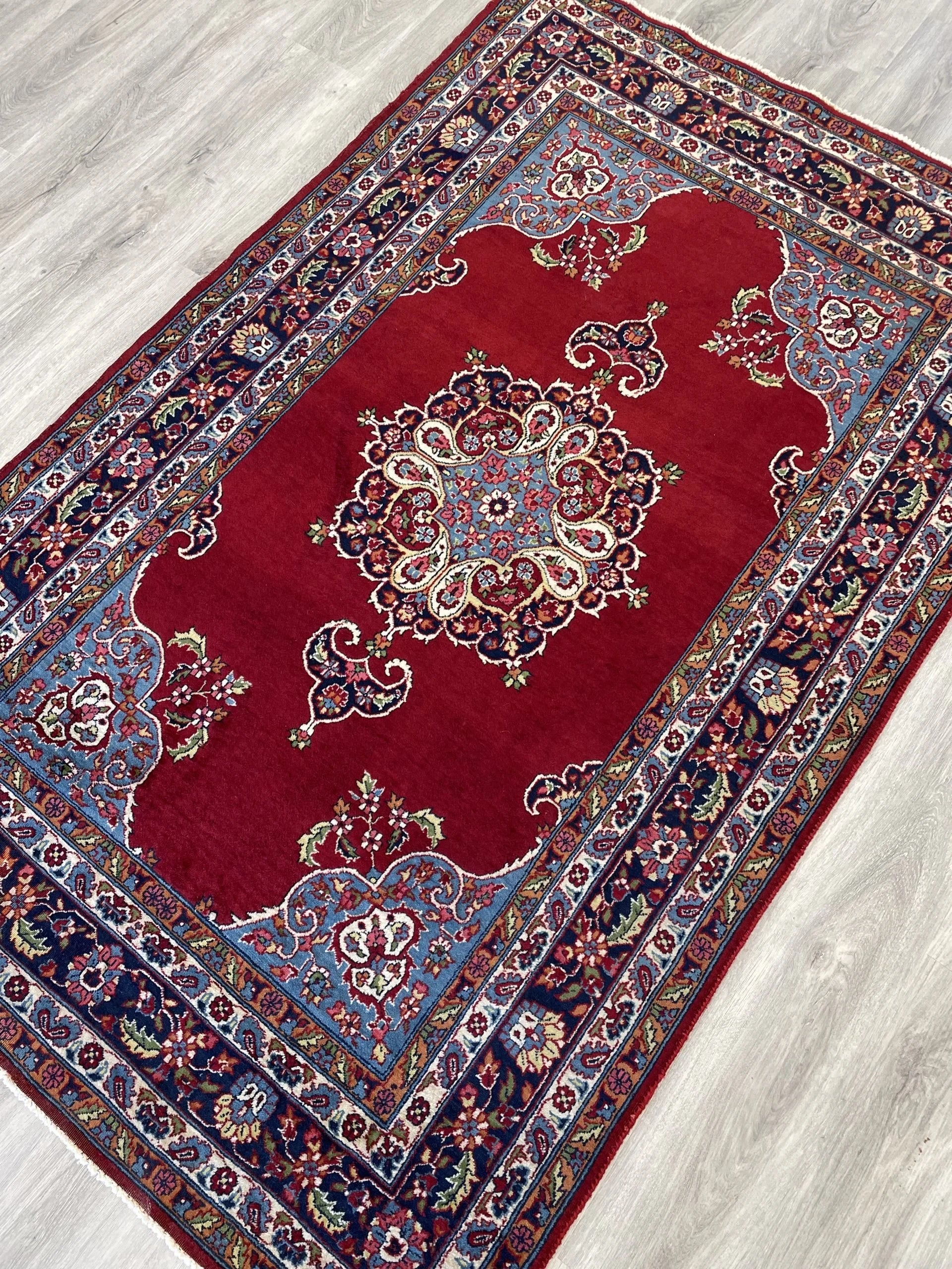Kashan Vintage Wool Rug (3'11" x 6'1")