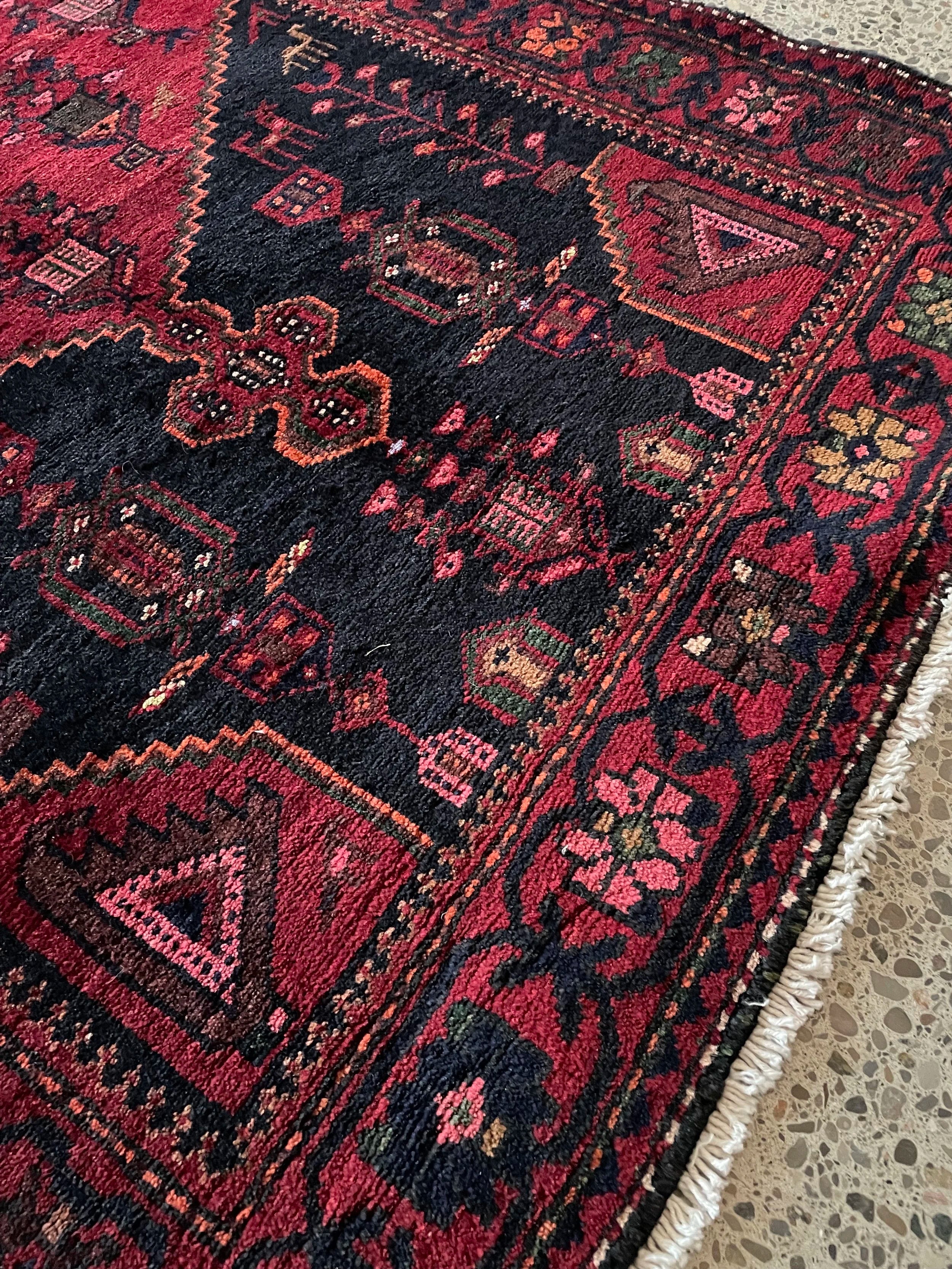 Zanjan Tribal Wool Rug (3'7" x 6'6")