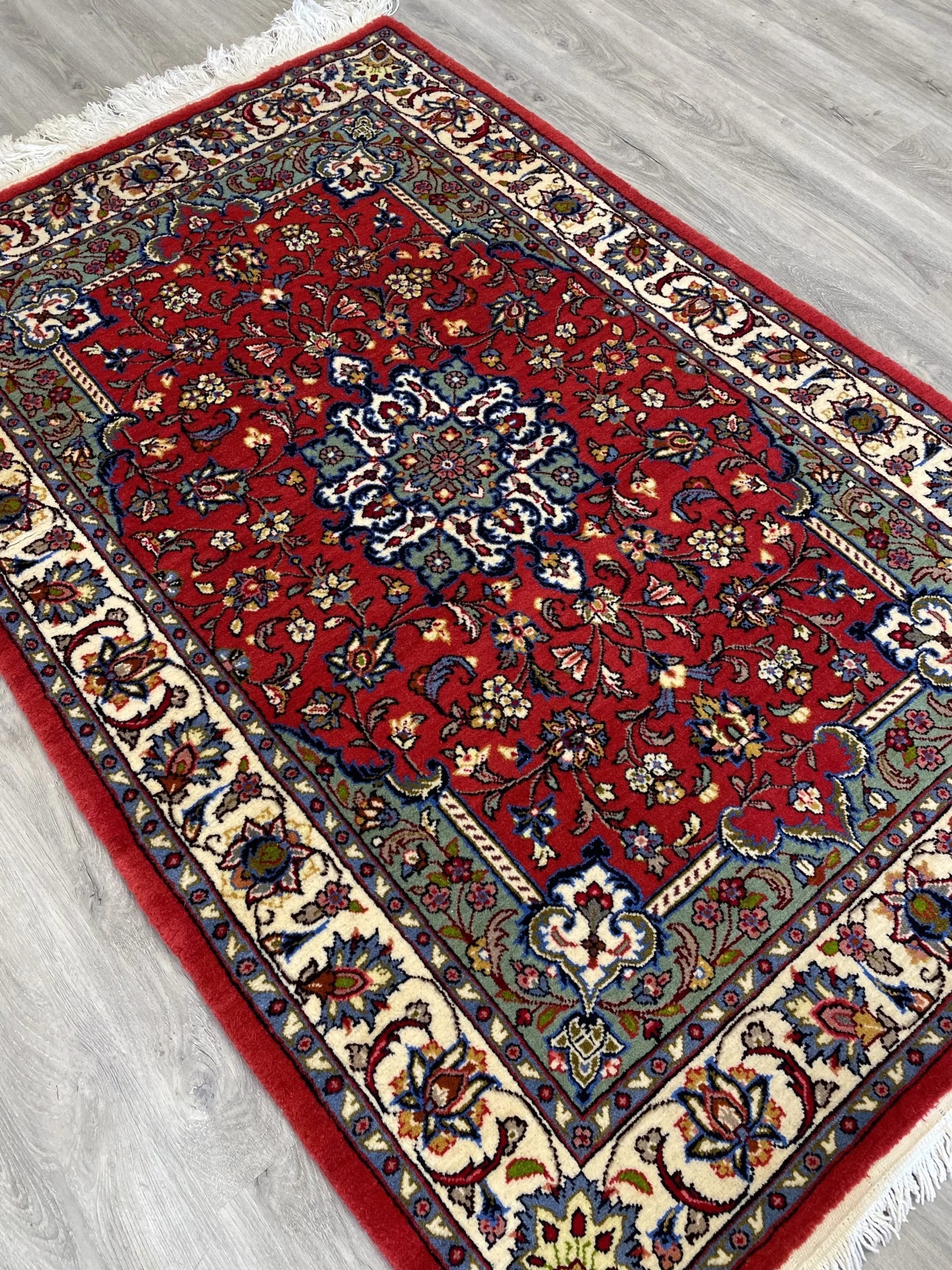 Sarough Wool Rug (3'6" x 5'2")