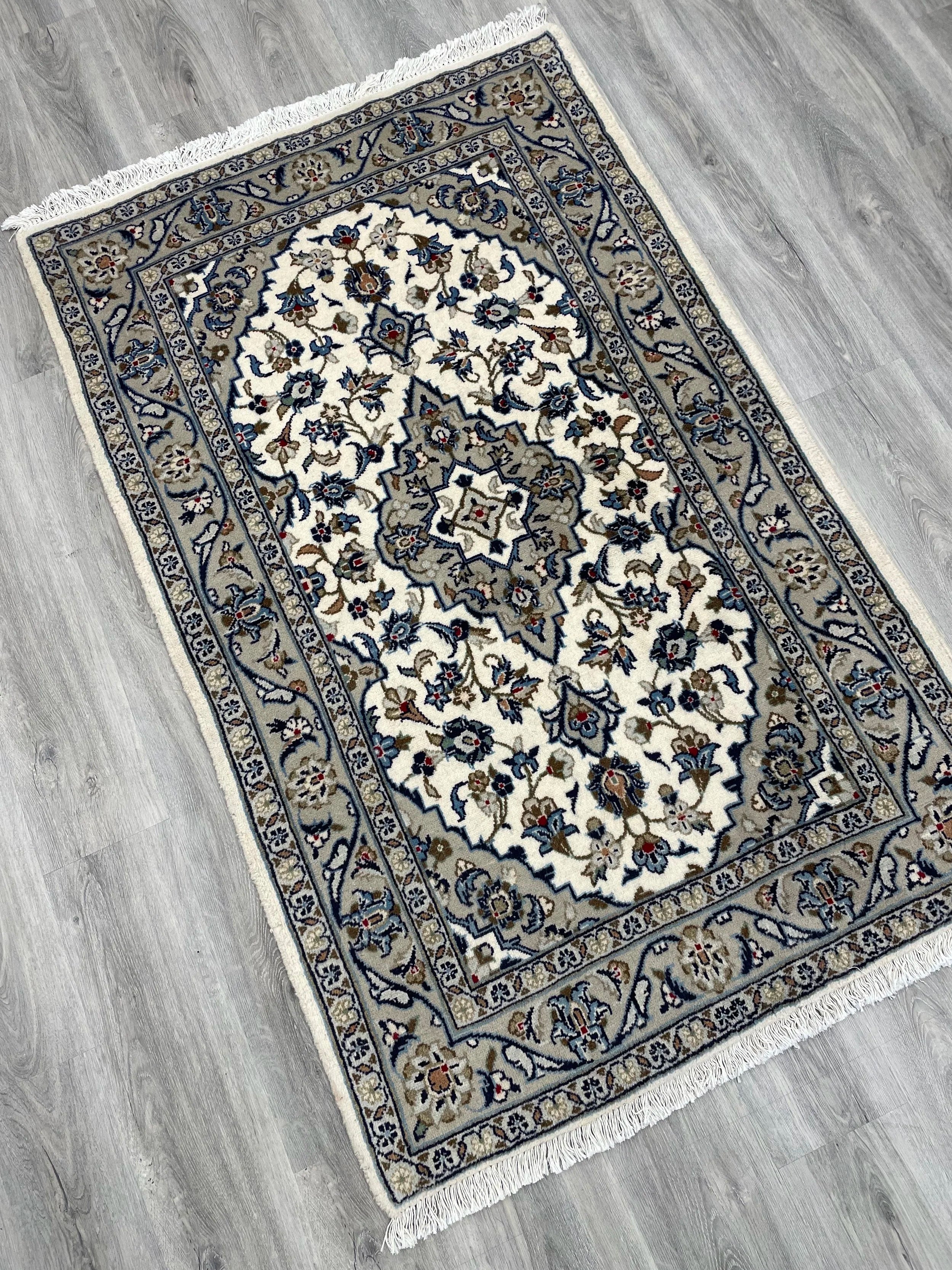 Kashan Wool Rug (3'3" x 5'1")