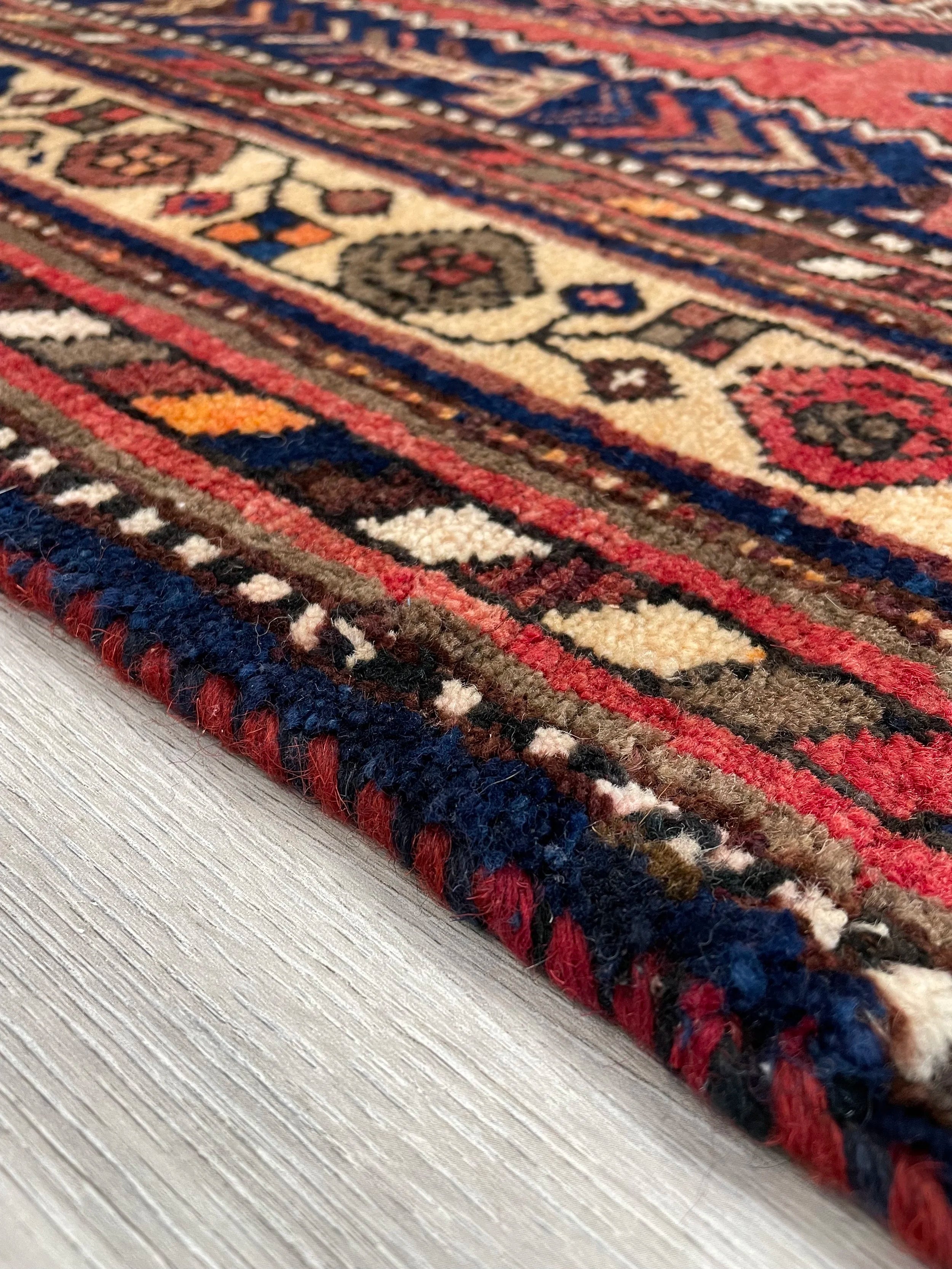 Sirjan Vintage Wool Rug (3'10" x 5'6")