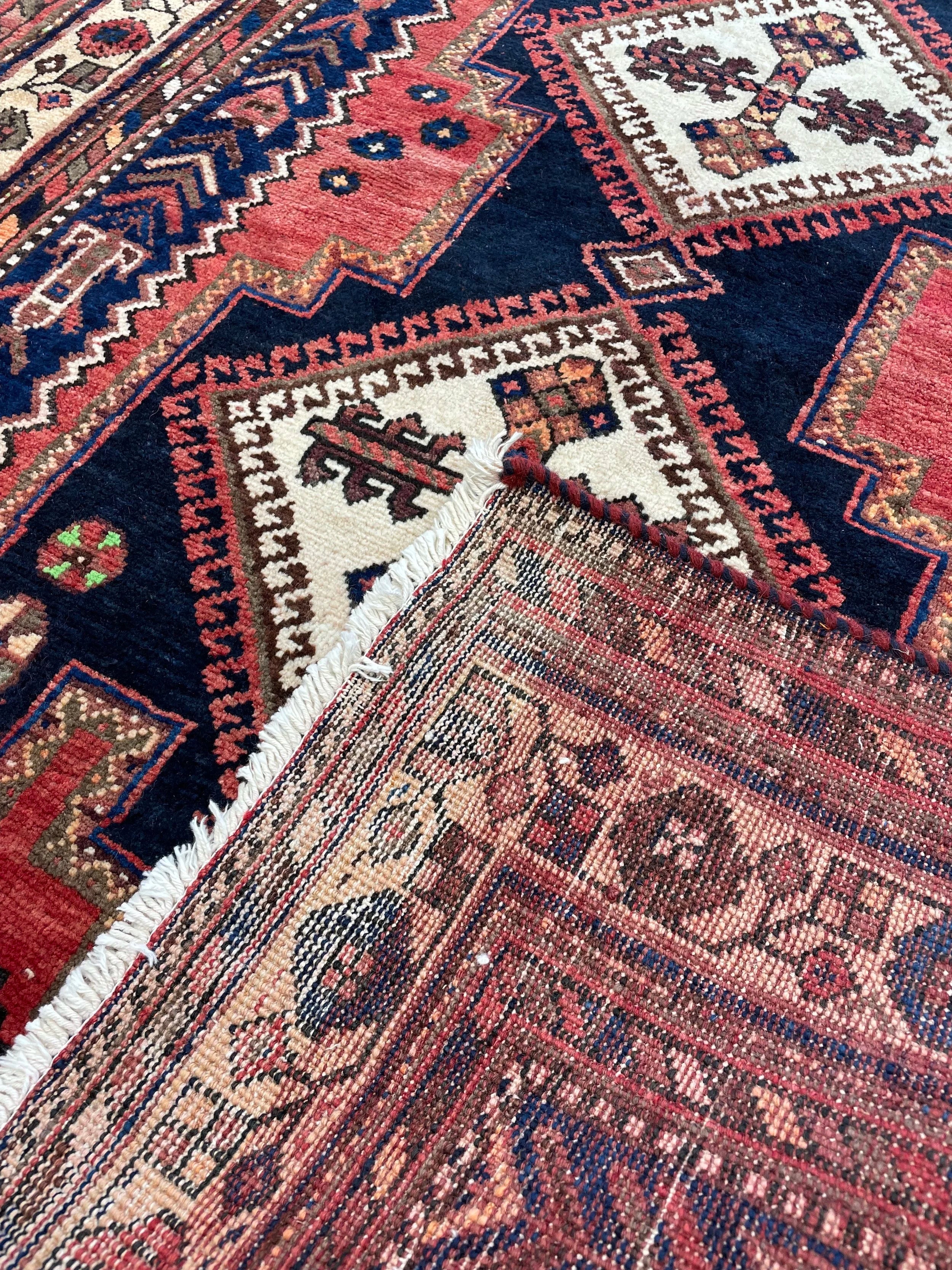 Sirjan Vintage Wool Rug (3'10" x 5'6")