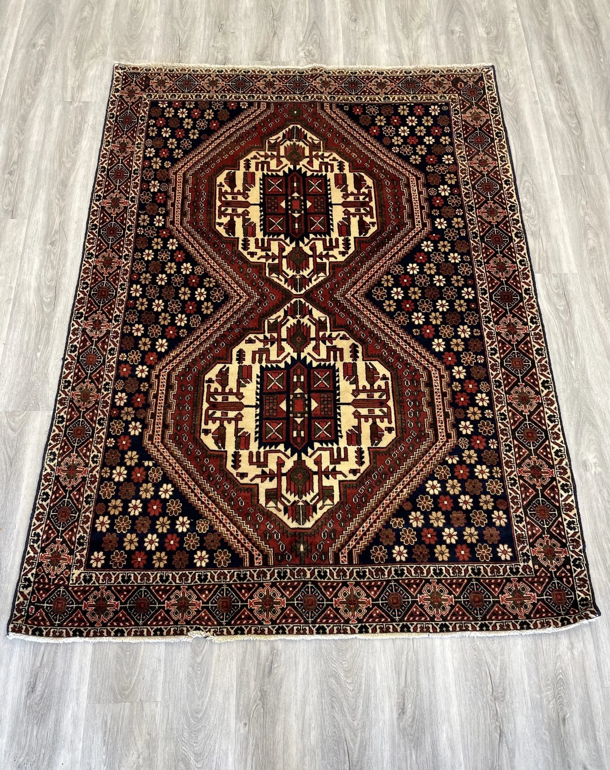 Shahrebabak Wool Rug (4'9" x 6'8")
