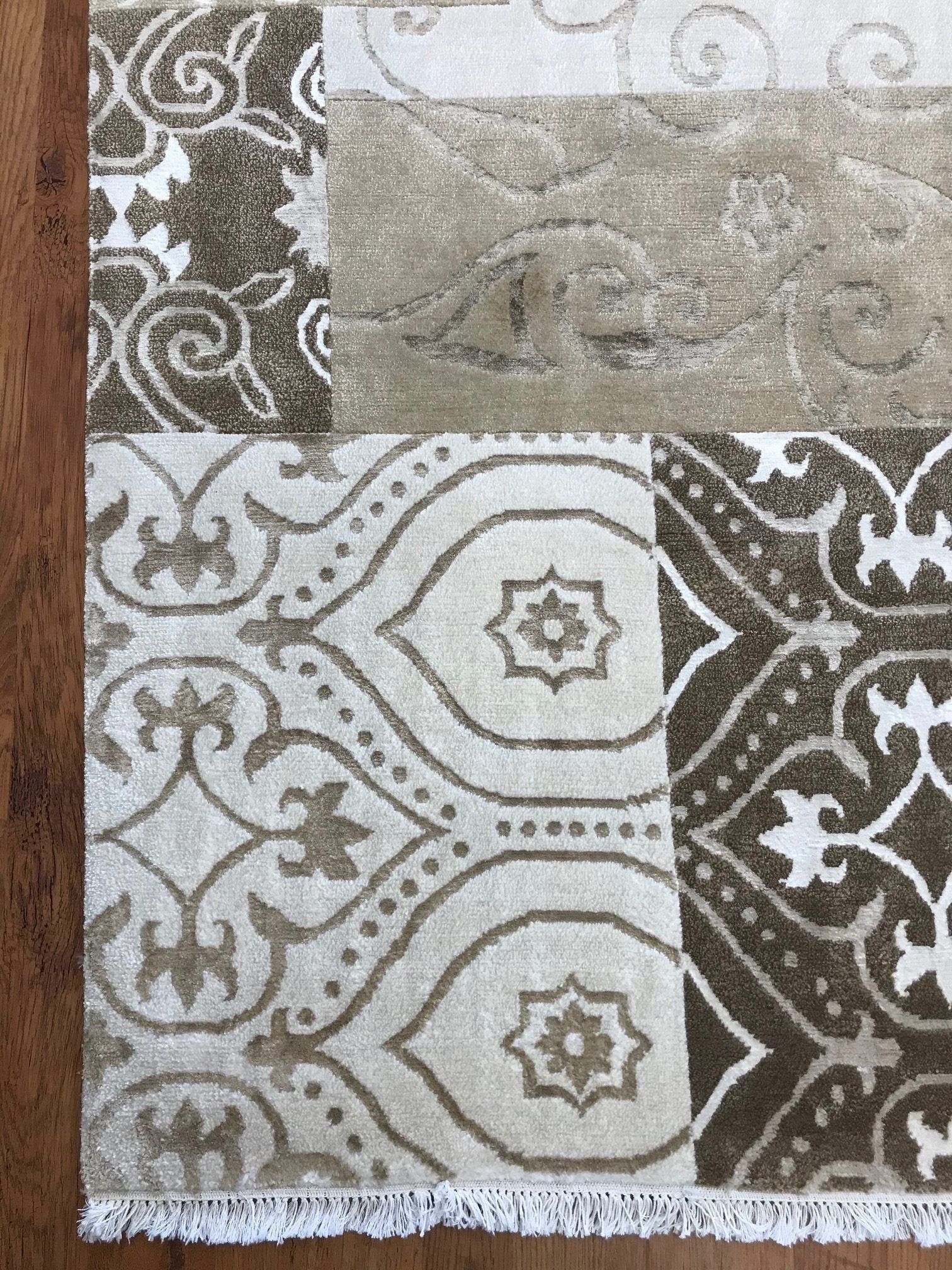 Indo Tibetan Modern Rug (5'10" x 8'1")