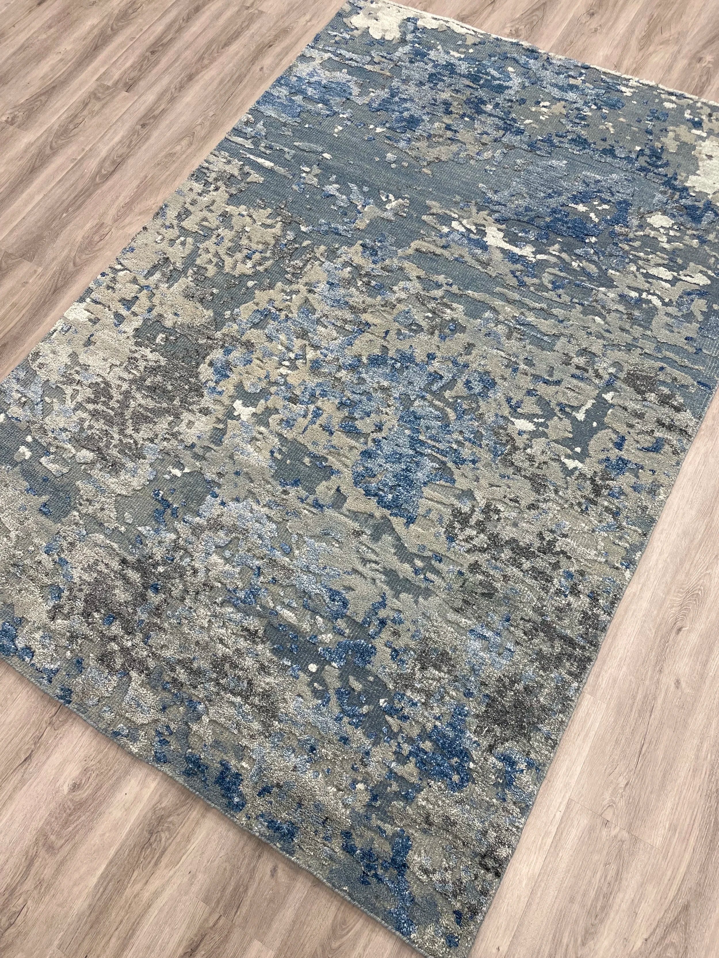 Everest Modern Rug (5'0" x 7'8")