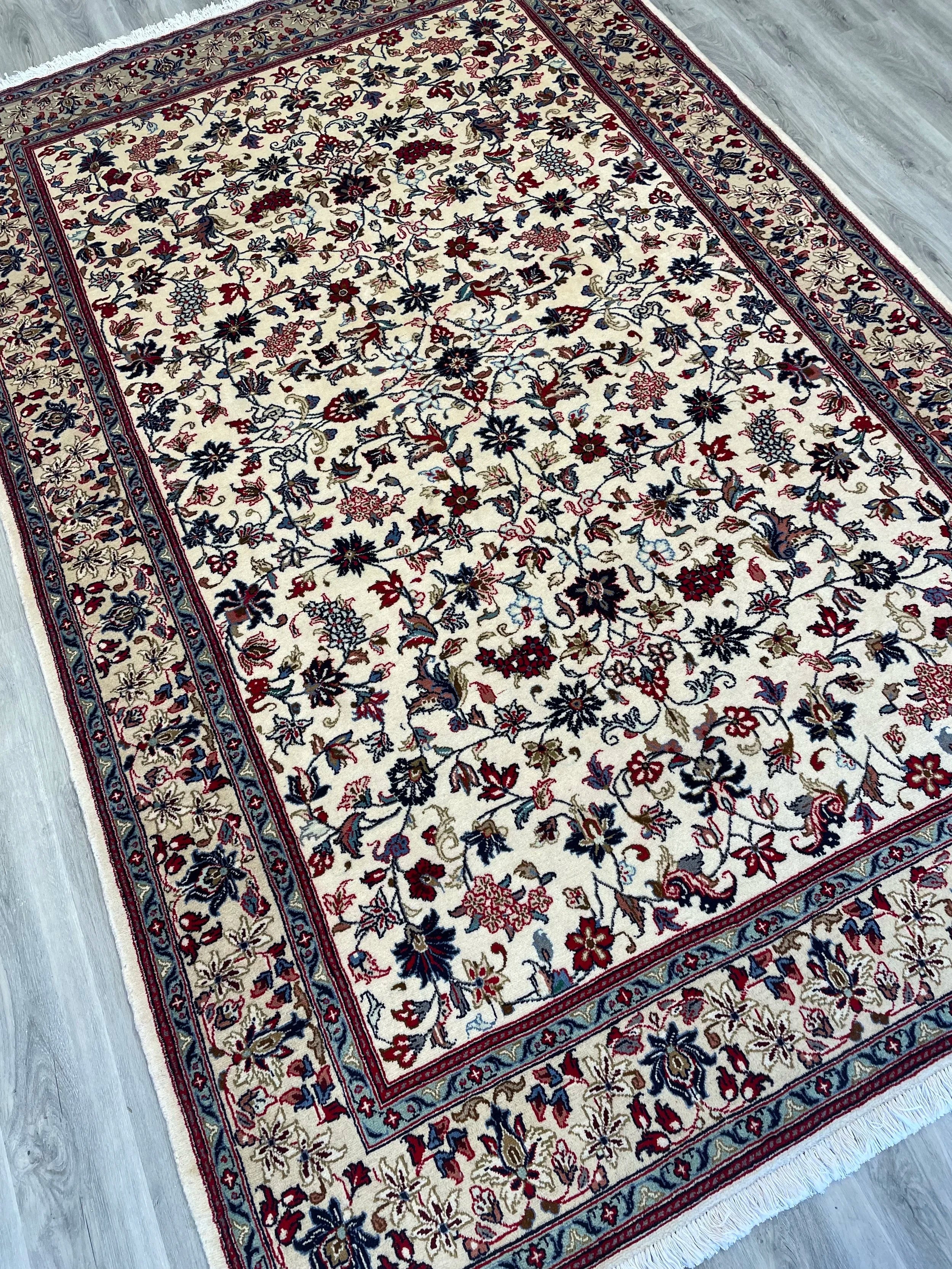 Kashan Vintage Wool Rug (6'6" x 9'11")