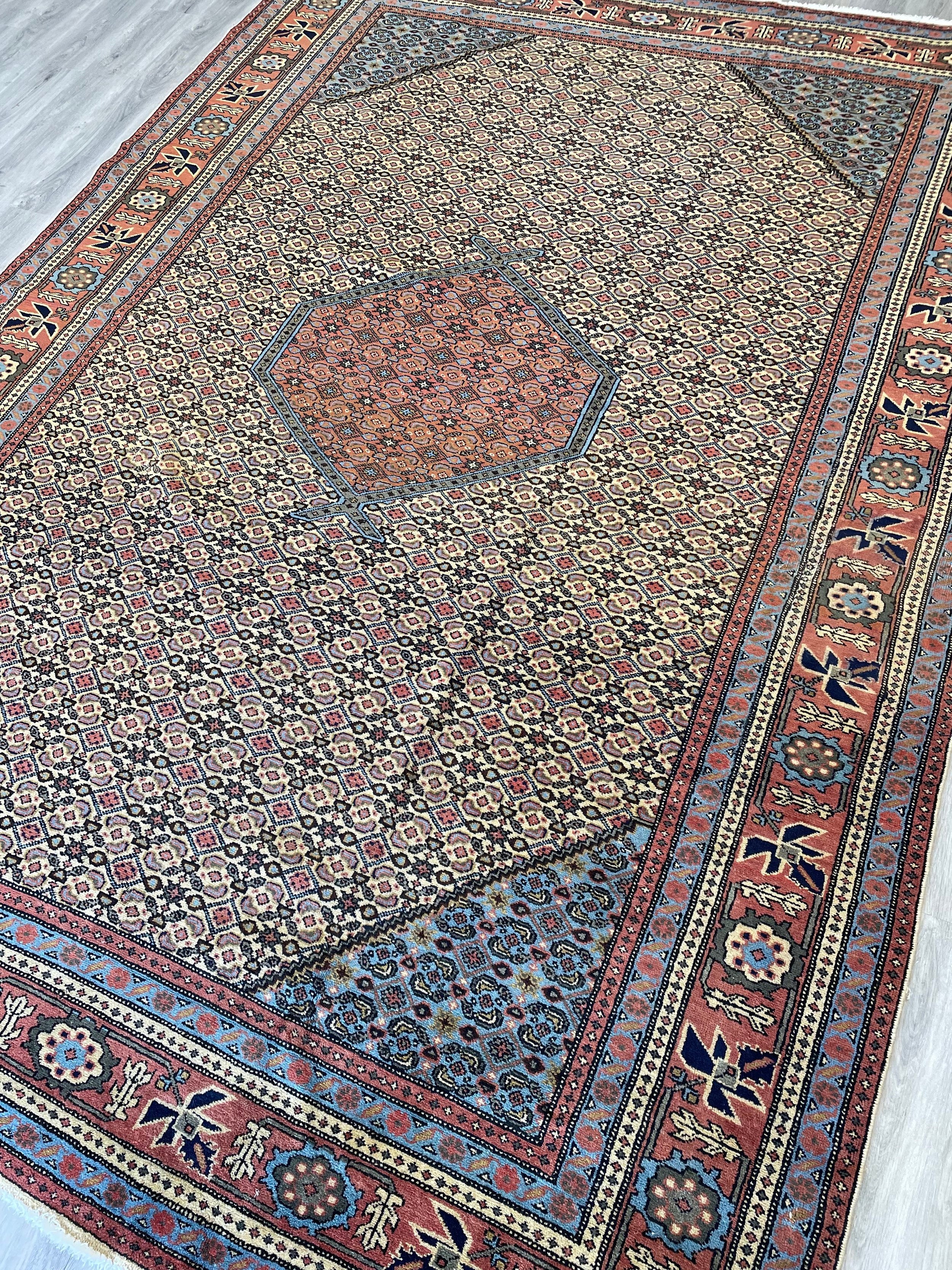 Ardebil Vintage Wool Rug (7'6" x 10'5")