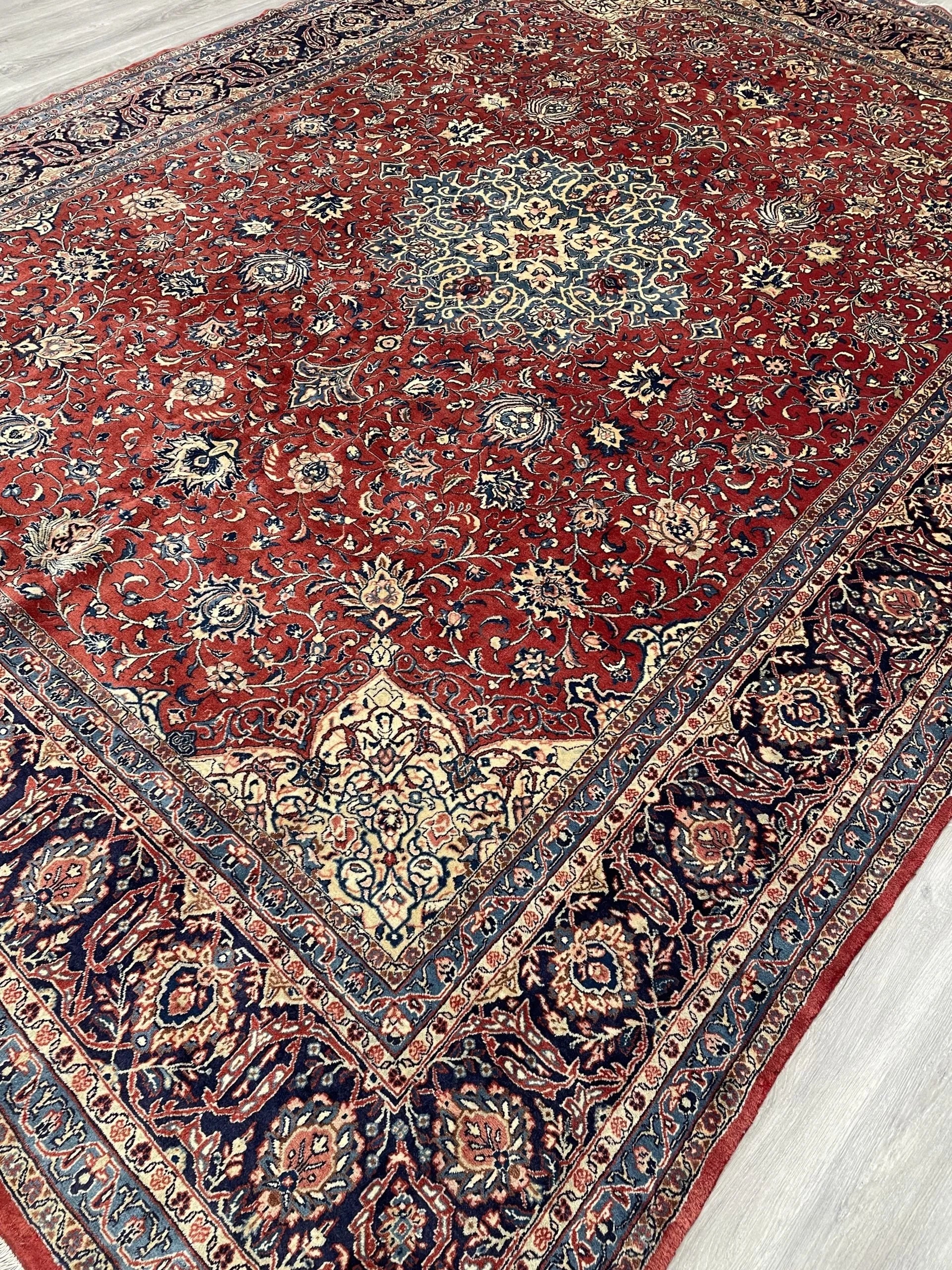 Sarough Wool Rug (8'9" x 12'3")