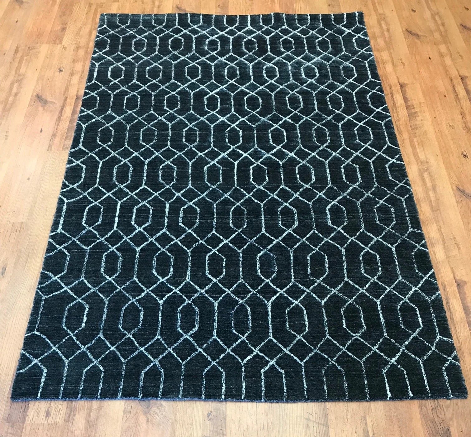 Urban Collection Modern Rug (5'1" x 7'11")