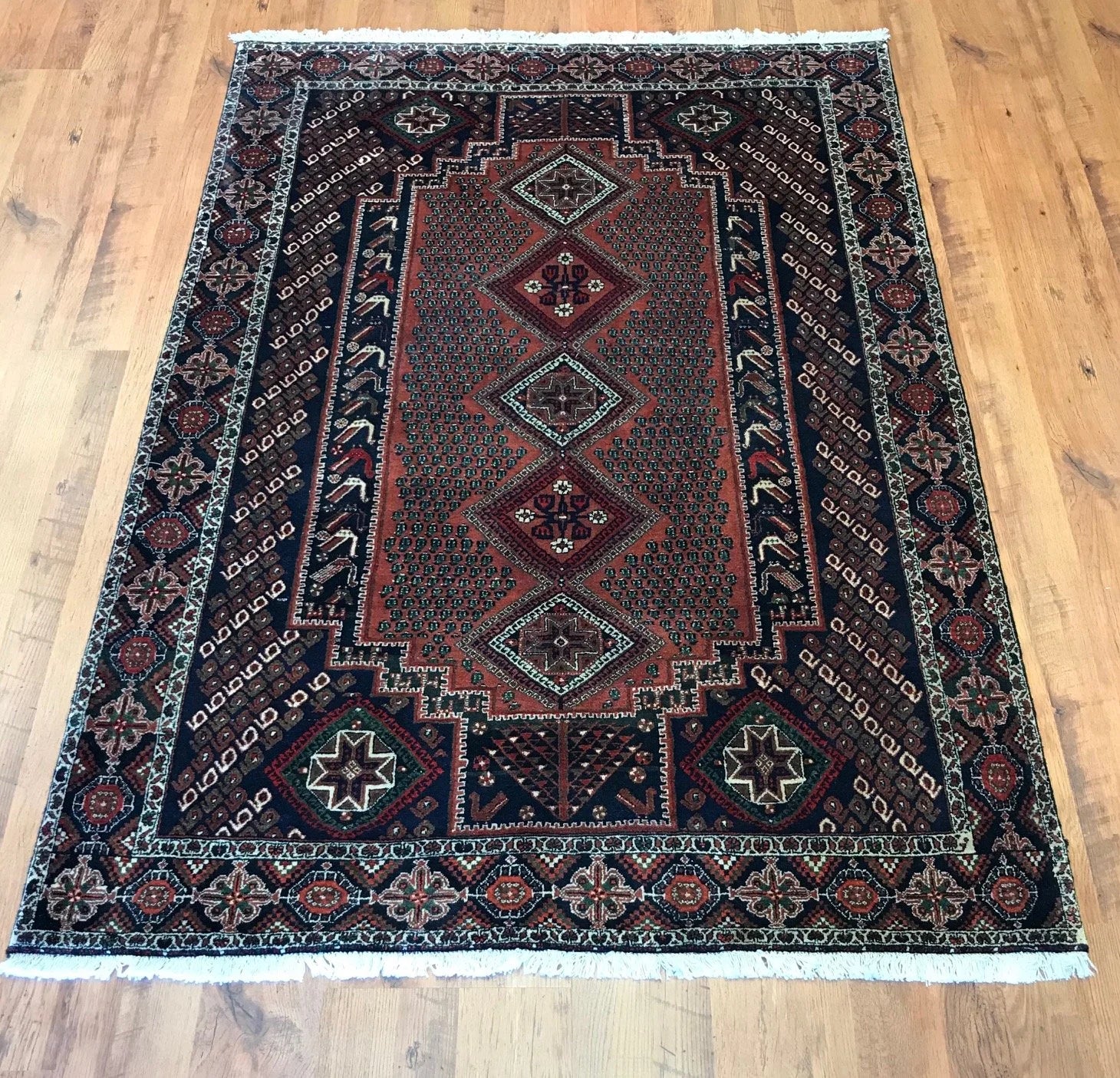Sirjjan Wool Rug (4'9" x 7'0")