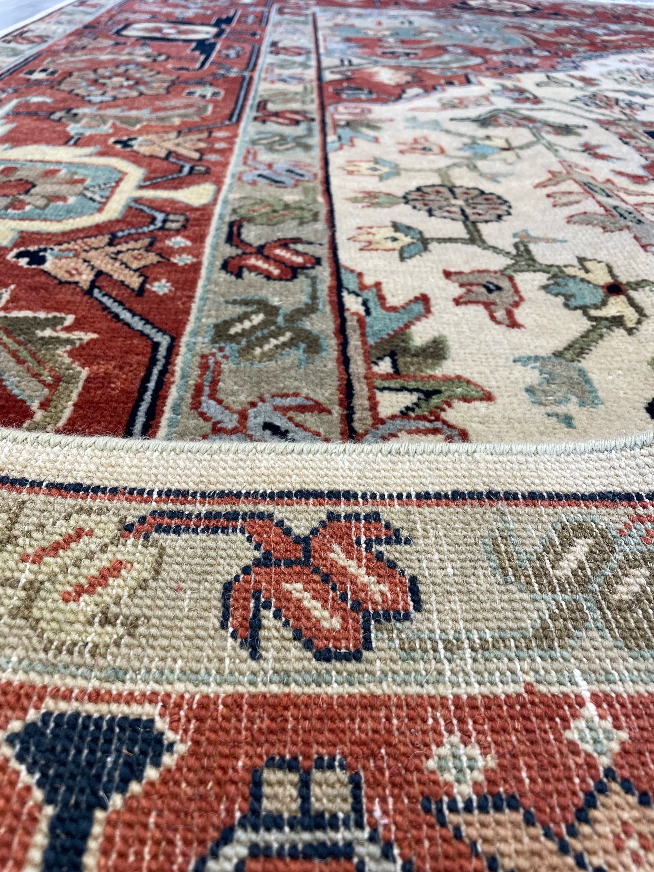 Indo Heriz Wool Rug (9'9" x 10'3")