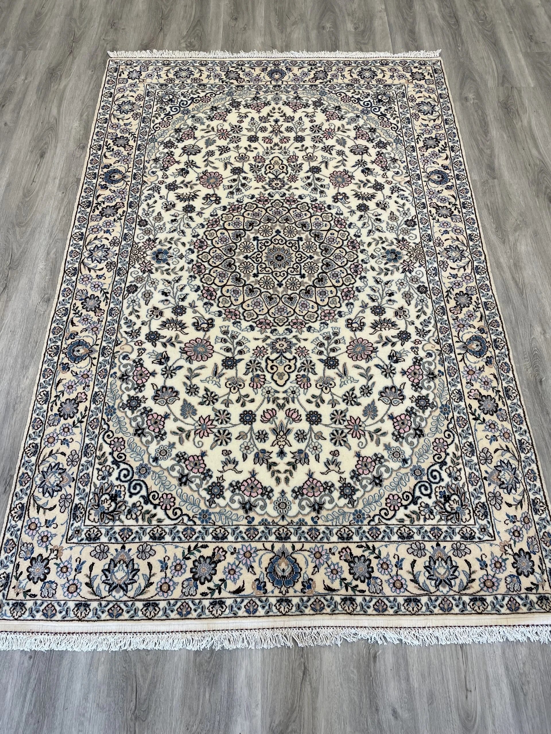 Naeen Wool & Silk Rug (4'6" x 6'11")